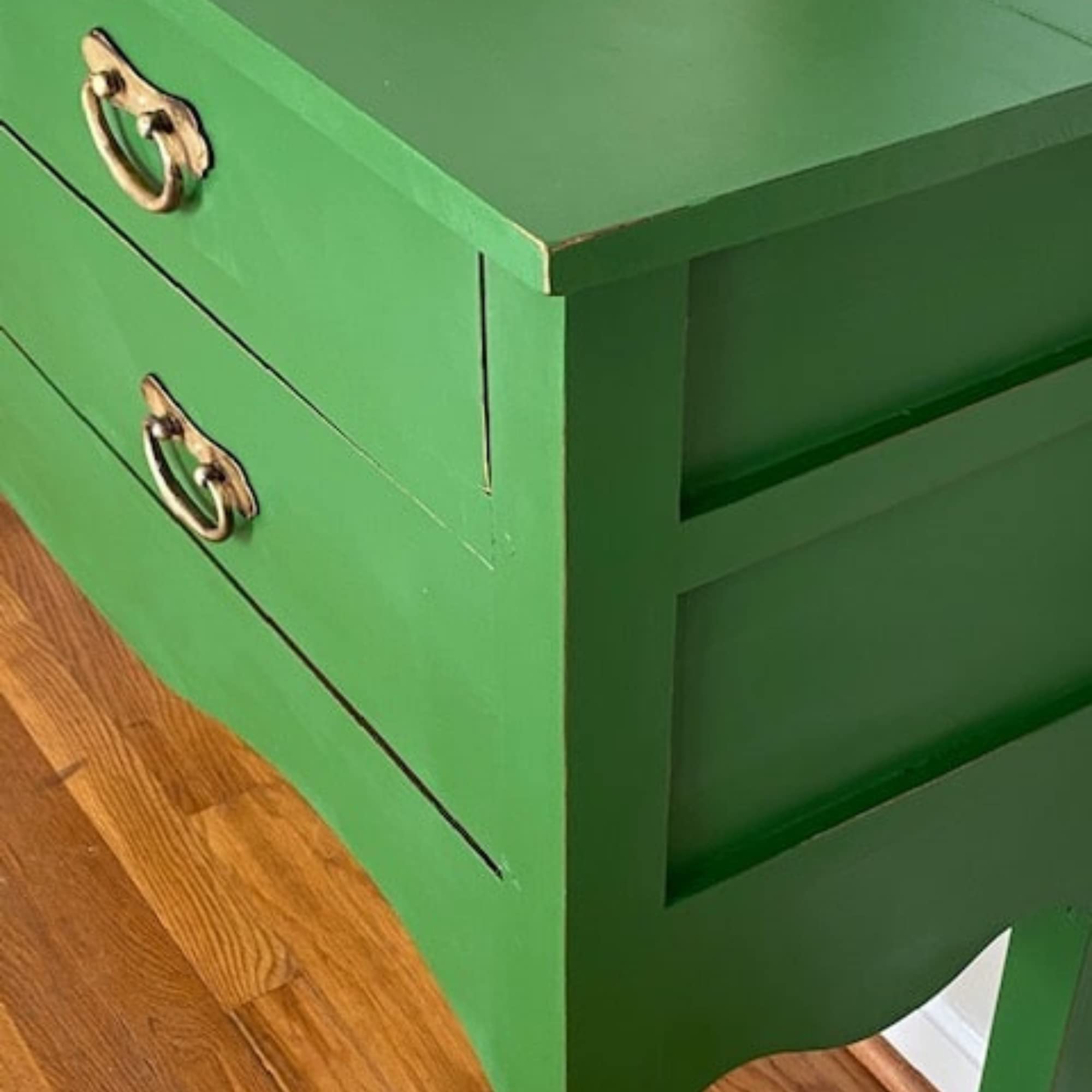 Dixie Belle Paint Company Chalk Finish Furniture Paint - Evergreen (8oz) -  Matte Bold Green Chic Chalk Mineral DIY Furniture Paint