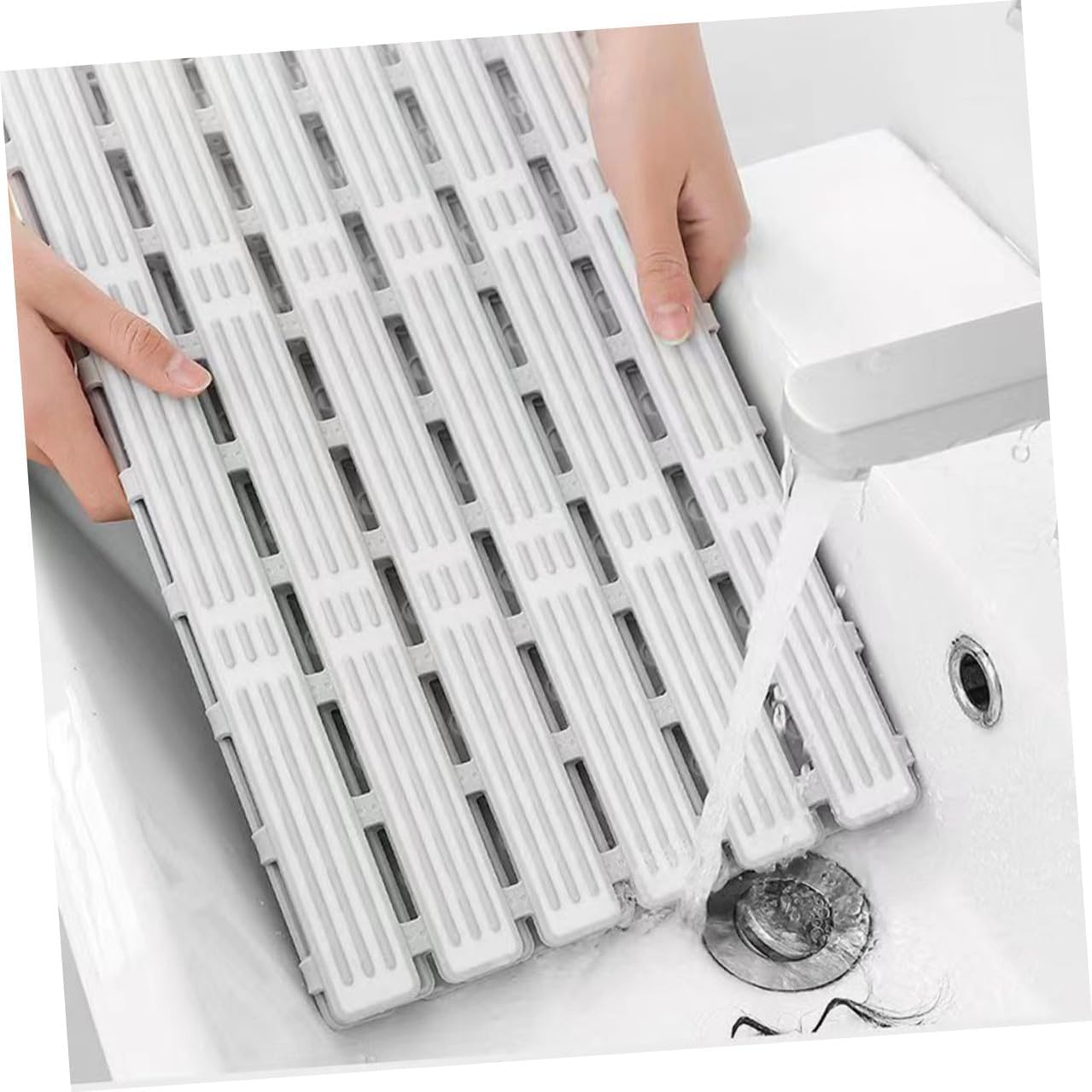 Non-Slip Bathtub Mat with Suction Cups and Drain Wear-Resistant TPE Bath Mat for Shower and Bathroom Floors Fit Design for Saunas Spas Hotels Light Gray