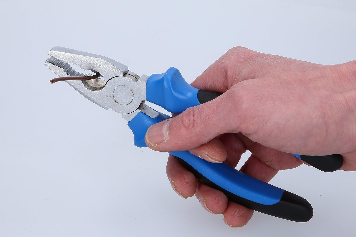 BRILLIANT TOOLS BT060901 Pinza combinata 180 mm [Powered by KS TOOLS]
