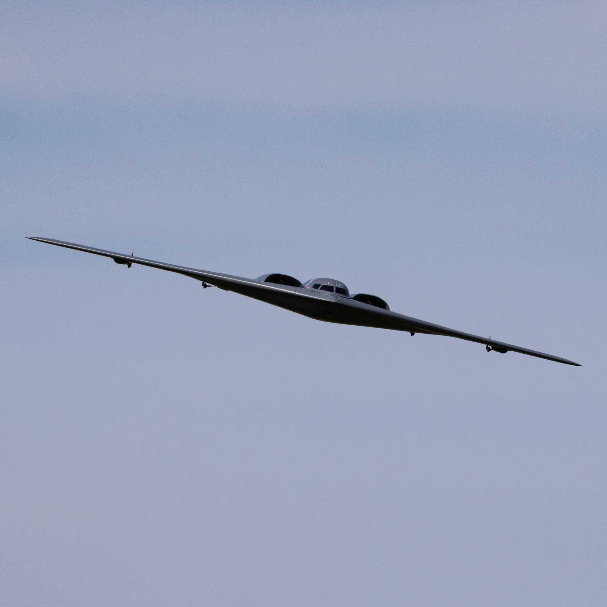 E-Flite Micro B‑2 Spirit of America Twin 30 mm EDF – 853 mm Spannweite, BNF Basic, AS3X & Safe Select, 3S 850 mAh LiPo-kompatibel – RC Stealth-Bomber für Fortgeschrittene Piloten | EFLU09050, Batterien, Ladegerät und Sender nicht im Lieferumfang enthalten