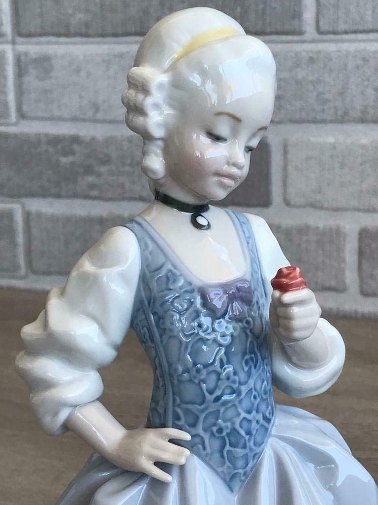 Amazon.com: Nao by Lladro Set of 2 Rococo Girl with Letter