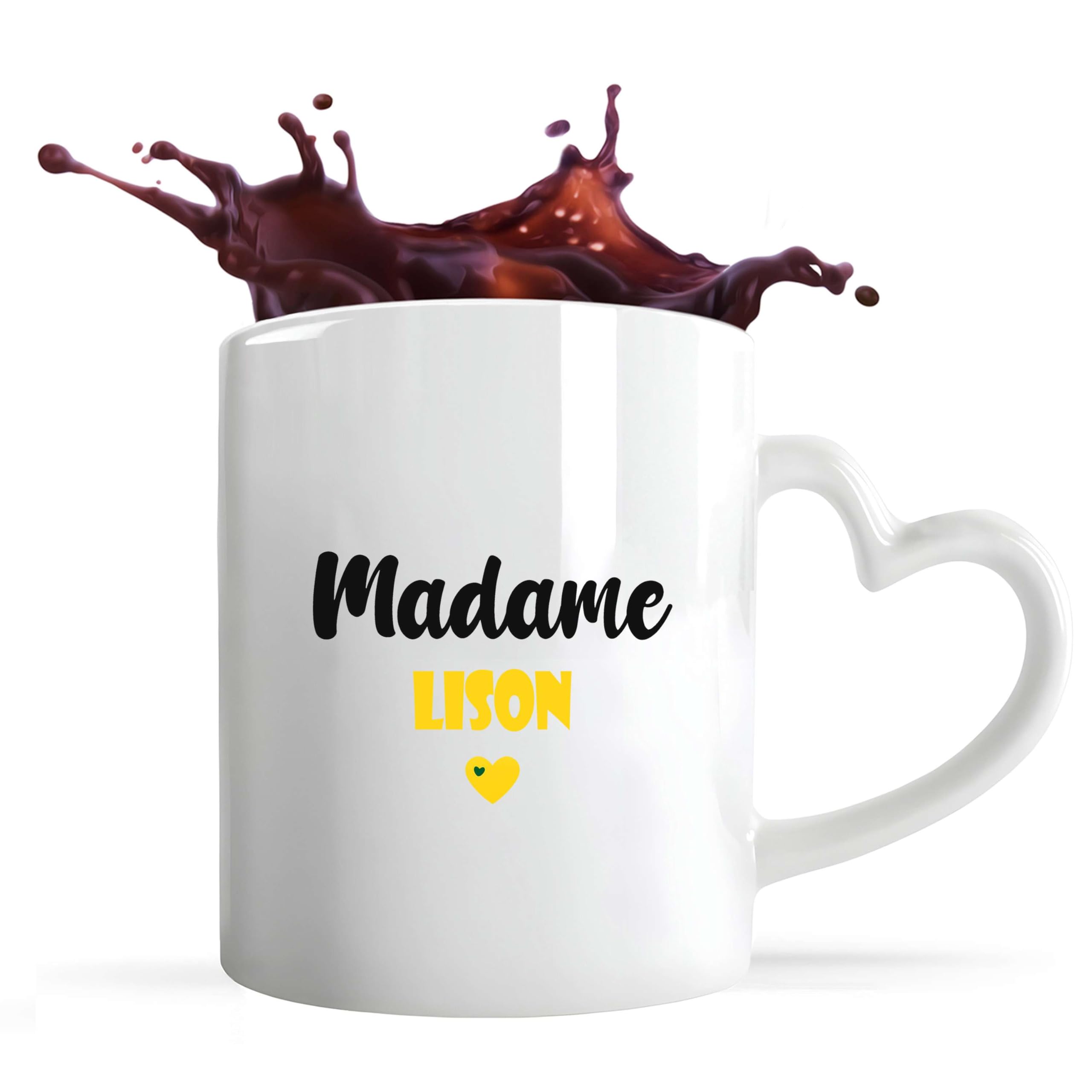 Otshirt Tasse Cœur Madame Lison | Mug | Idée Tasse Personnalisable en forme de Cœur Cadeau Anniversaire Fête Original Famille Travail Départ Collègue Retraite Noël. (Jaune)