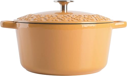 SPICE BY TIA MOWRY Horno holandés de hierro fundido esmaltado de 3.5 cuartos con tapa en relieve, oro miel (87075.02R)