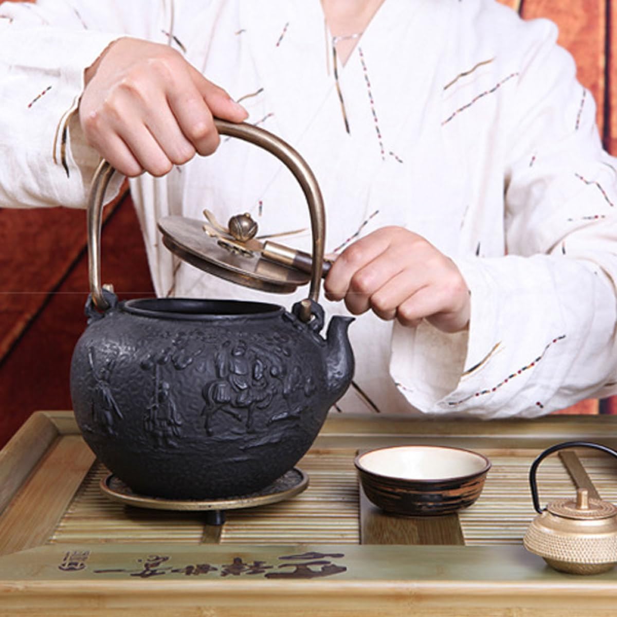 Milisten Clip Ligero y Práctico para Tapa de Tetera de Hierro Mango de Madera de Ébano para Servir Aperitivos y Ceremonia del Té en Familia o Amigos