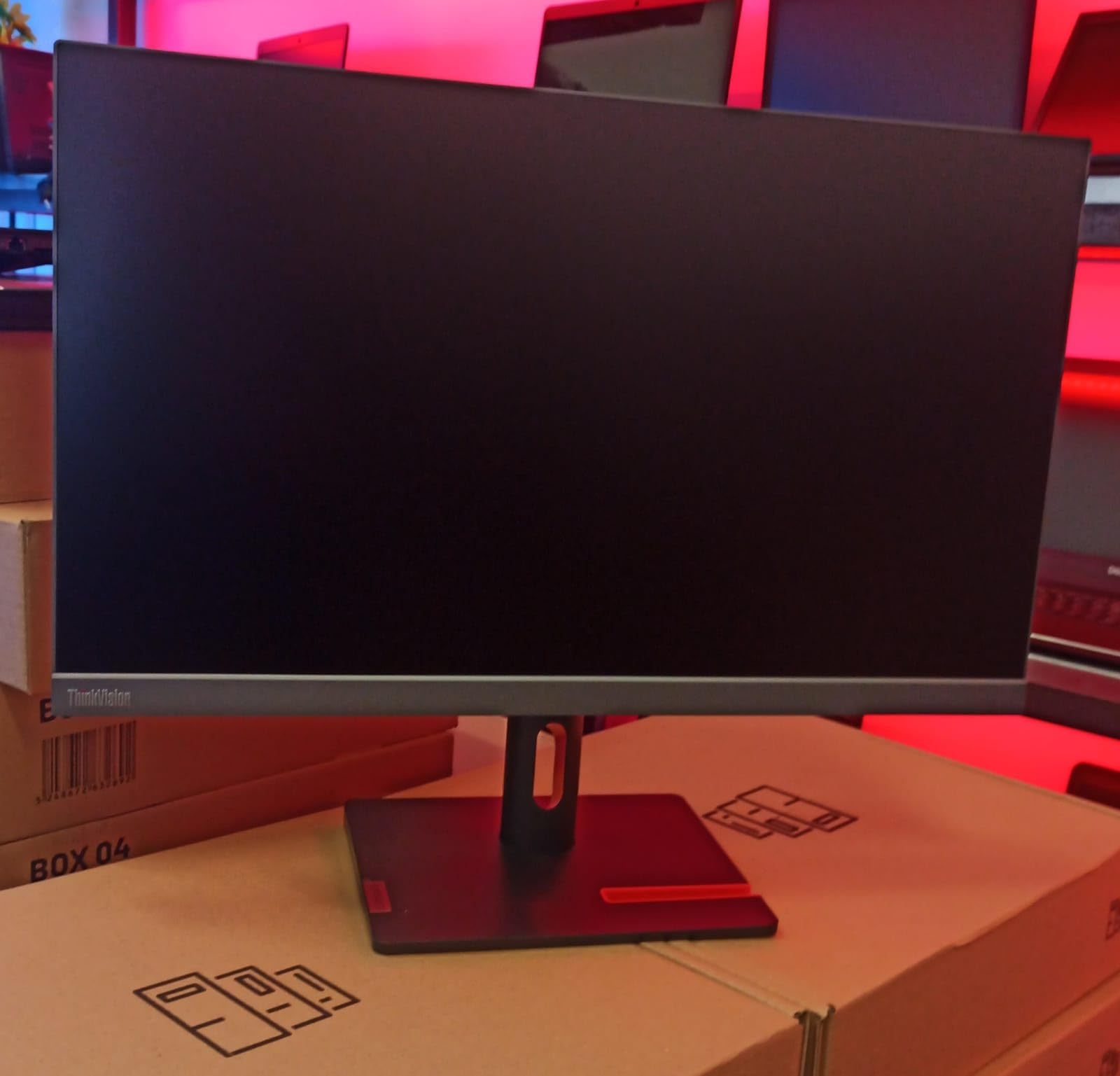 Lenovo Ordinateur tout-en-un 27" i7-8700T 16 Go RAM SSD 1 To Wi-Fi Bluetooth Windows 11 Pro Office 2021