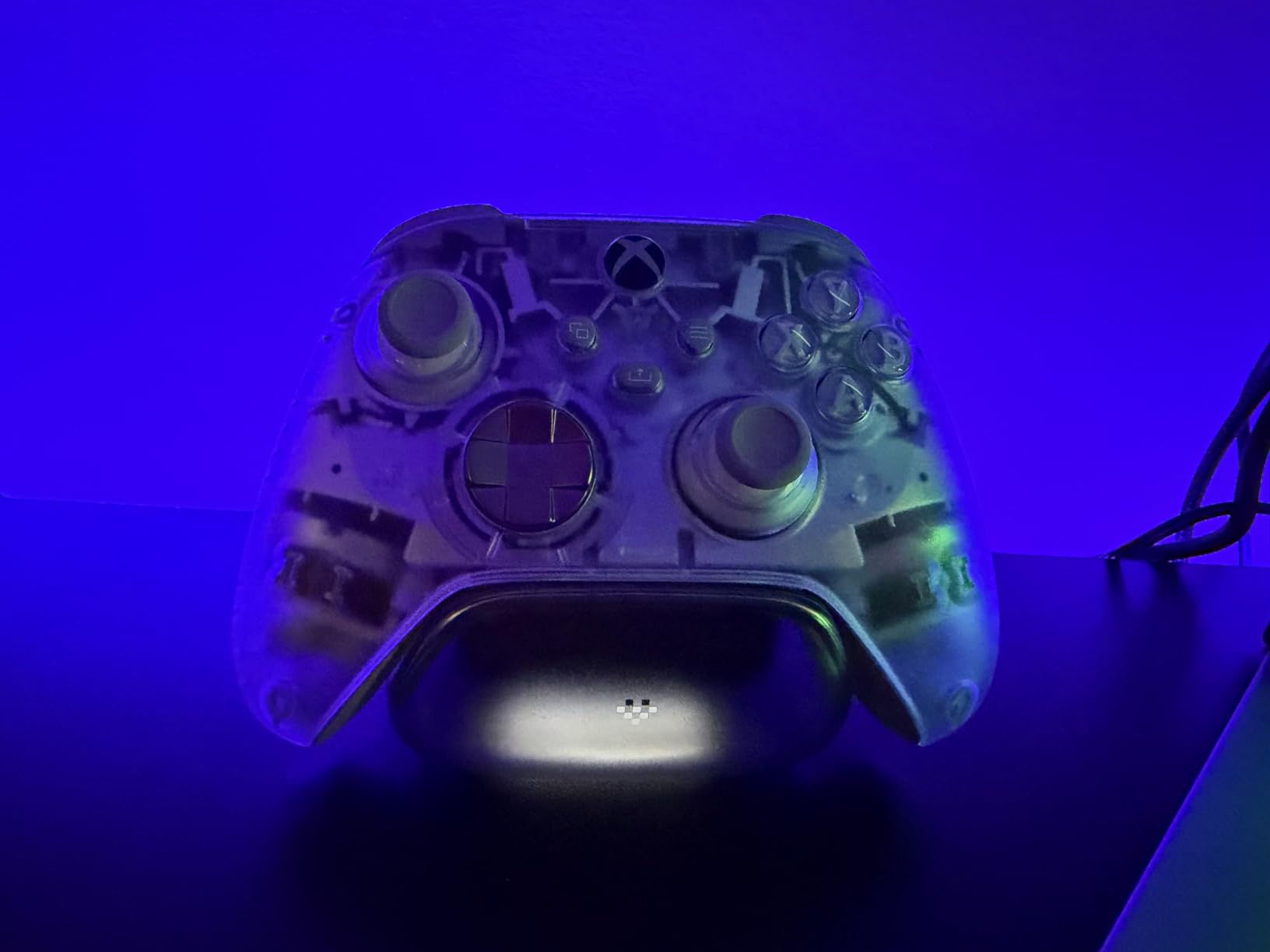 8BitDo charging dock minimalist design
