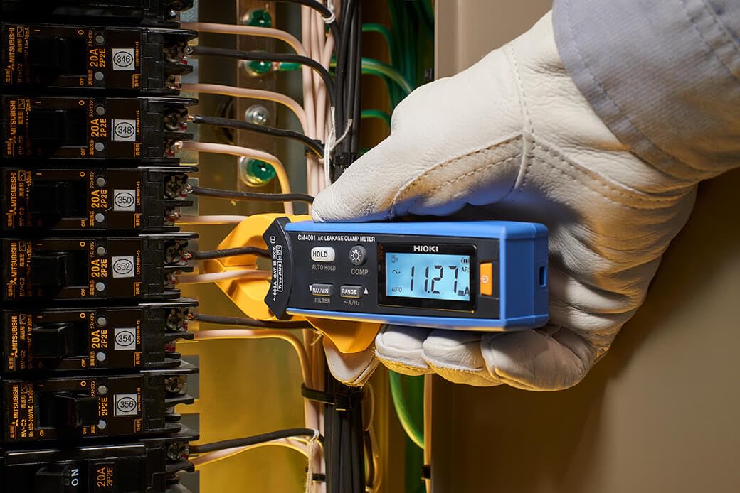 Pinza amperimétrica para fugas de CA de 0,60 mA a 600 A RMS real, comprobador de corriente de fuga, monitor de corriente de carga para mantenimiento eléctrico e inspección industrial, Hioki CM4001