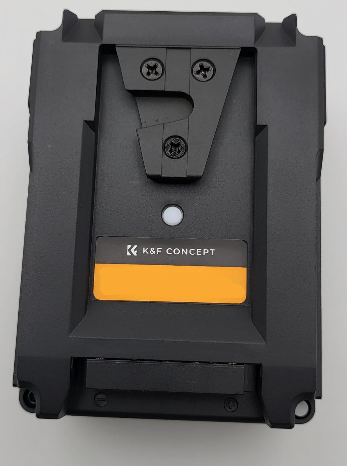 Den höga uteffekten på 100 Wh är idealisk för högpresterande enheter. Även perfekt för ångbrädor...