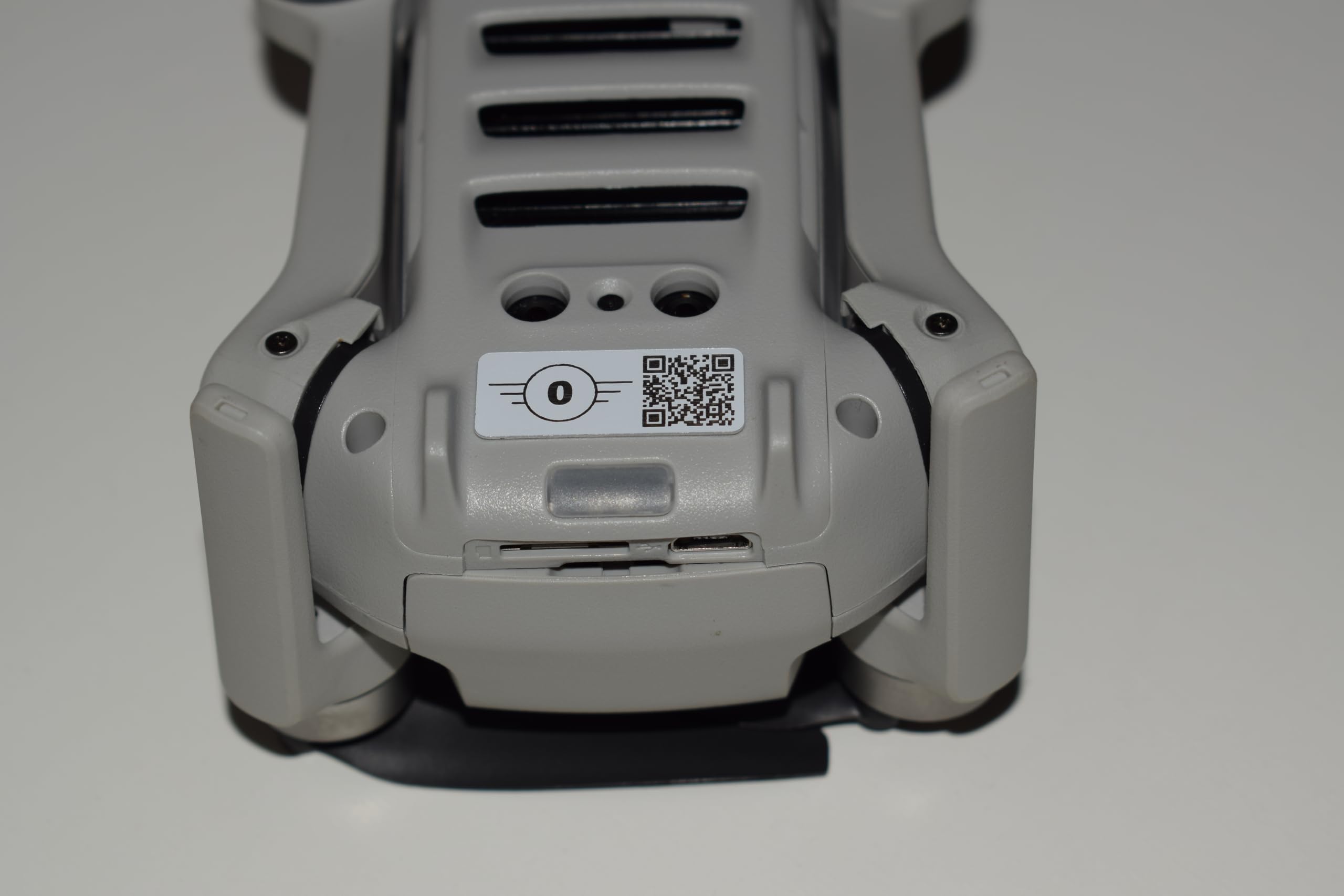 ● Pack 1 Uds. ● Placa Identificativa para Drones ● Placas para Dron CUMPLEN requisitos normativa EASA ● Tamaño Personalizados para Todos los Modelos de drone (Marcado de Clase EASA)