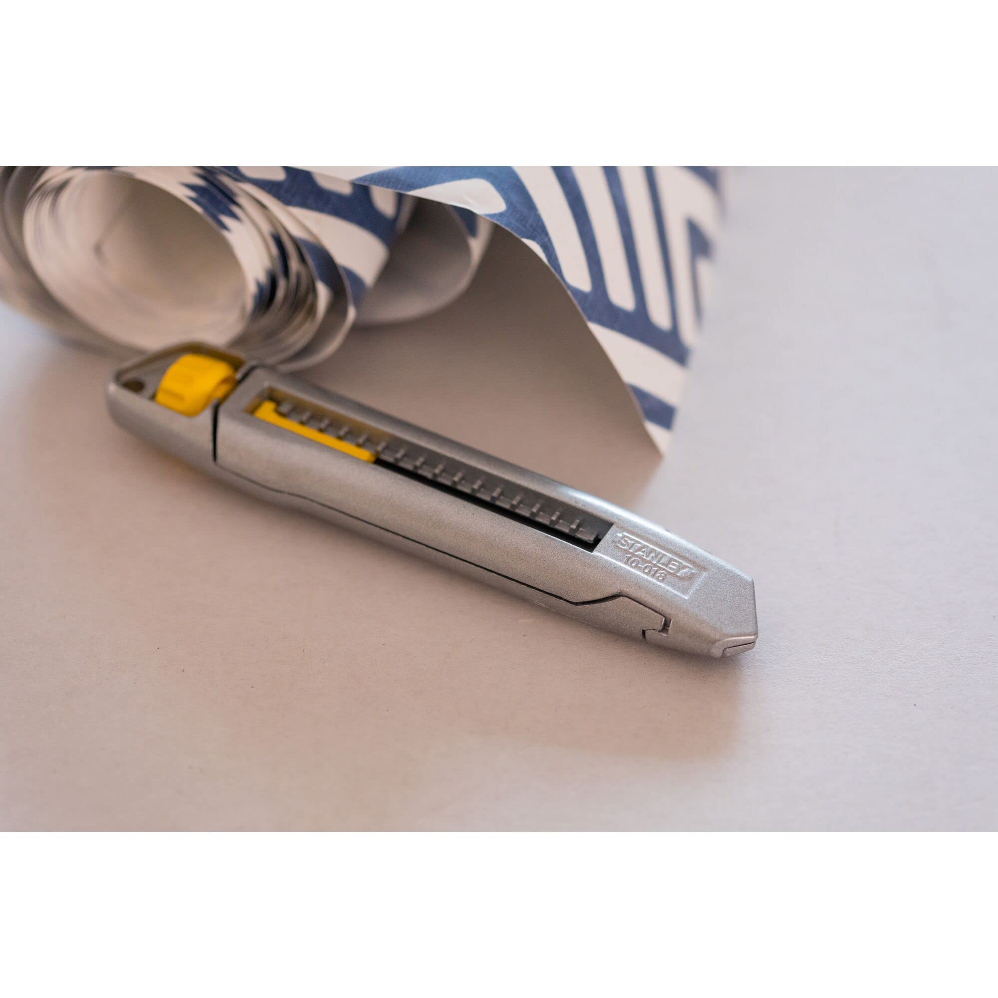 STANLEY 7-10-018 Confezione cutter Interlock da 18mm + 5 lame al carburo di tungsteno