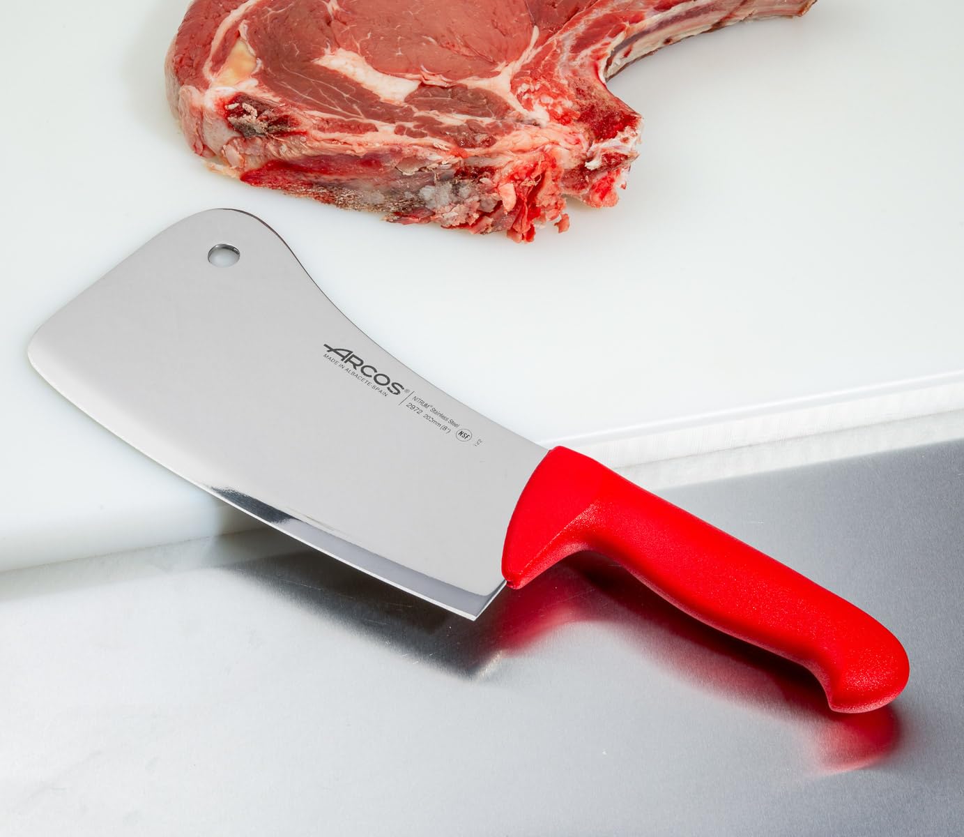 Arcos Couteau à Viande Acier Inoxydable Nitrum Lame 200 mm – Couteau de Boucher Professionnel, Poignée Ergonomique Polypropylène Rouge Série 2900