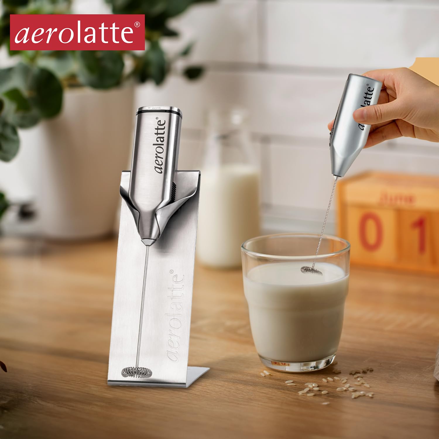 Cilio - Máquina para Hacer Espuma de Leche con Soporte (Acero)