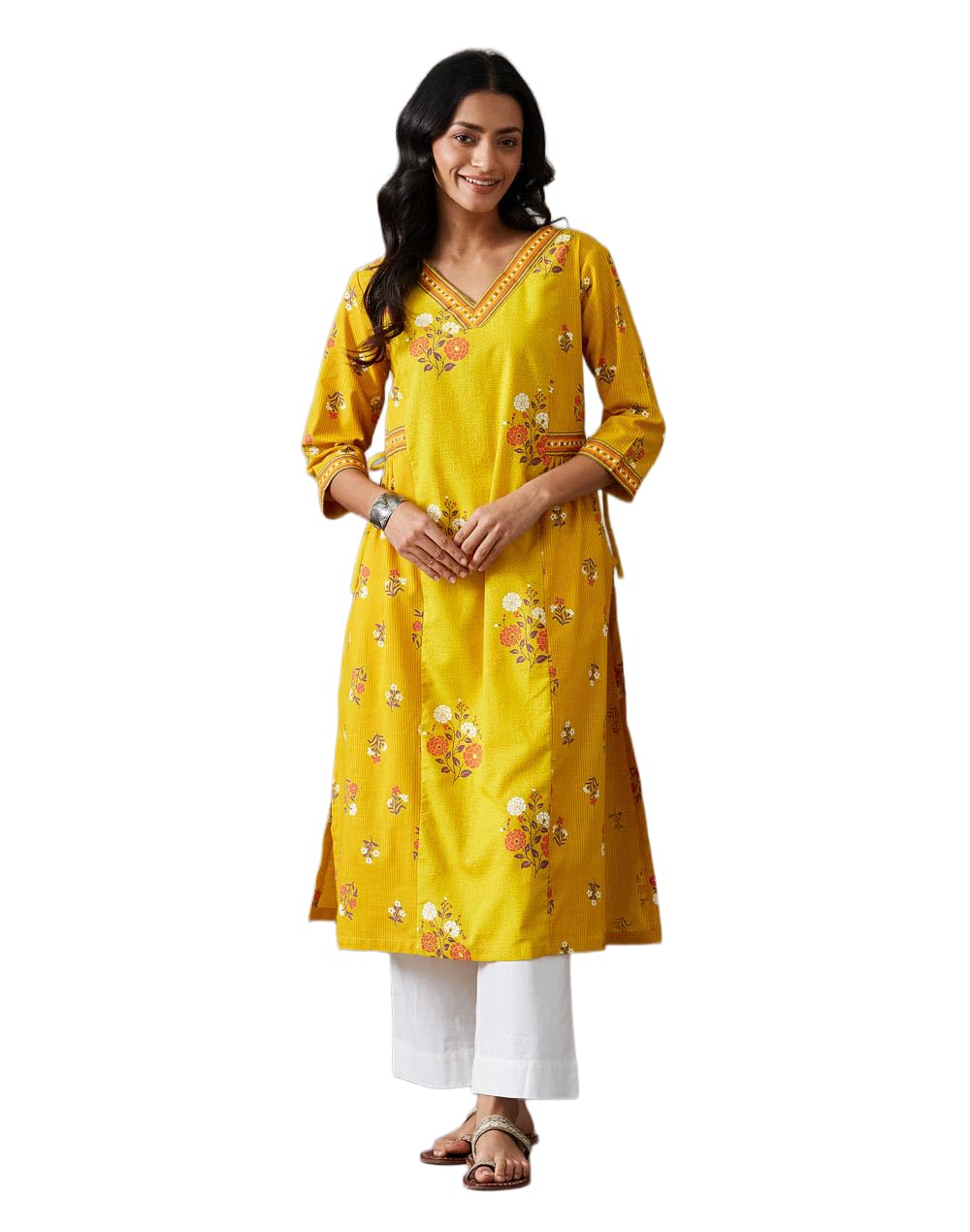 Kurta ethnique imprimé jaune Fabindia, la coupe longue fluide confortable