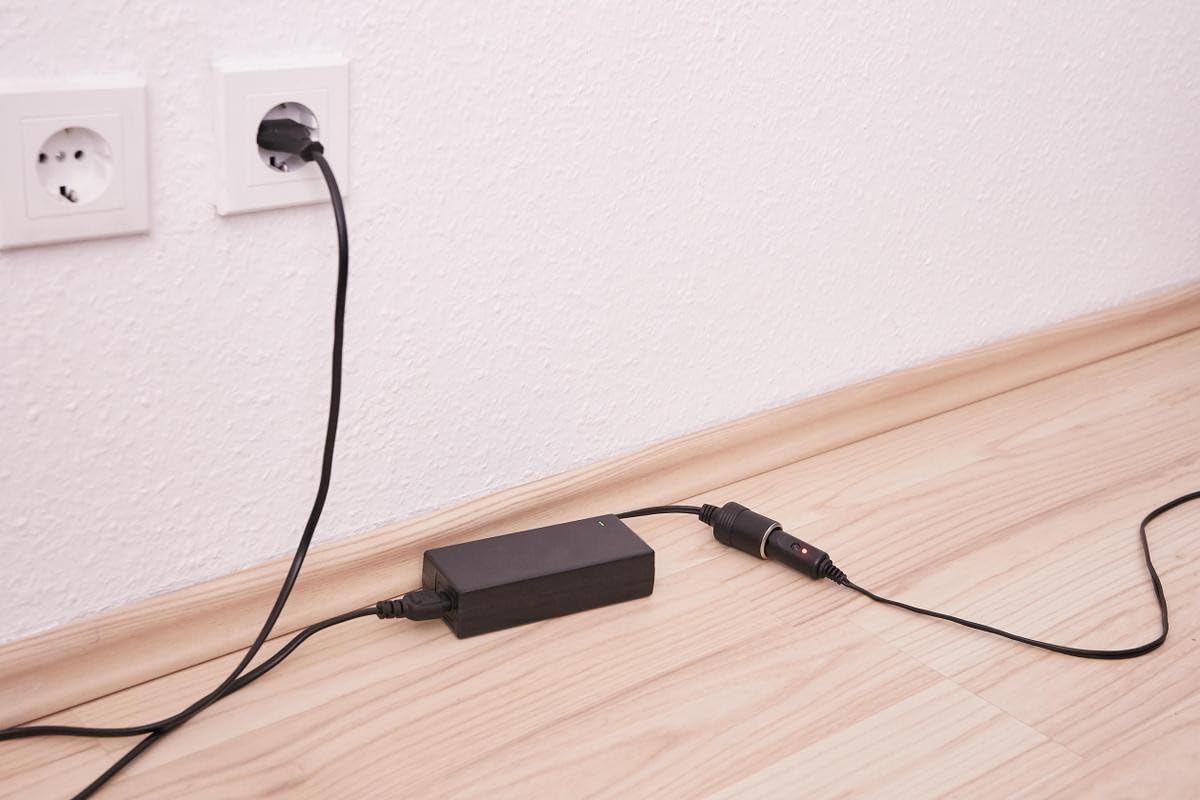 AEG 10698 KA6 Convertisseur de Tension 72 W 1 pc(s) Tension de Sortie (détails)=12 V Tension de Fonctionnement=230 V 6 A, Noir