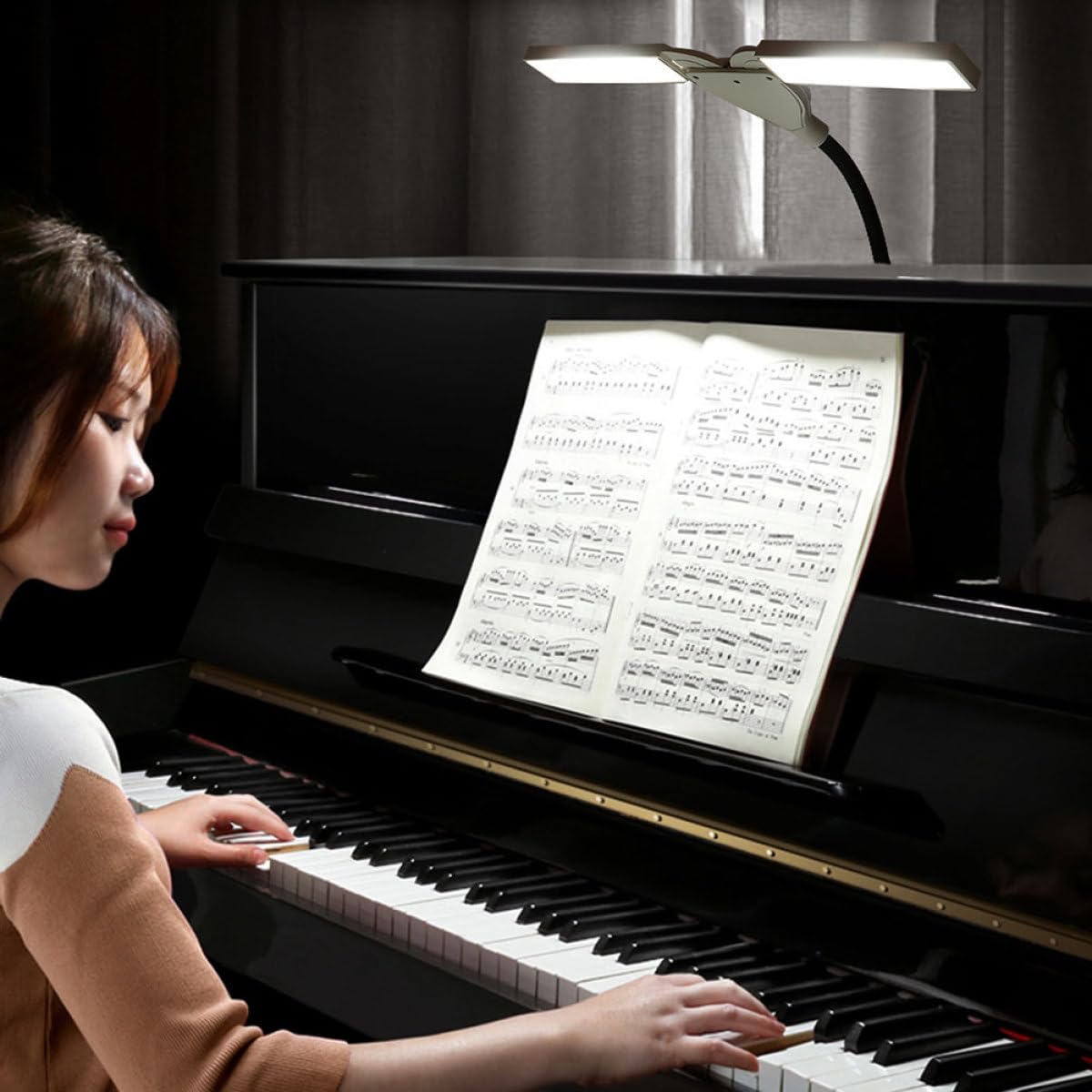 MAGICLULU Lampada a LED Clip per Spartito e Pianoforte, Luce da Lettura Regolabile a 3 Livelli, Protezione Occhi, Design Stabile e Bilanciato, per Studio e Pratica Musicale Colore Casuale
