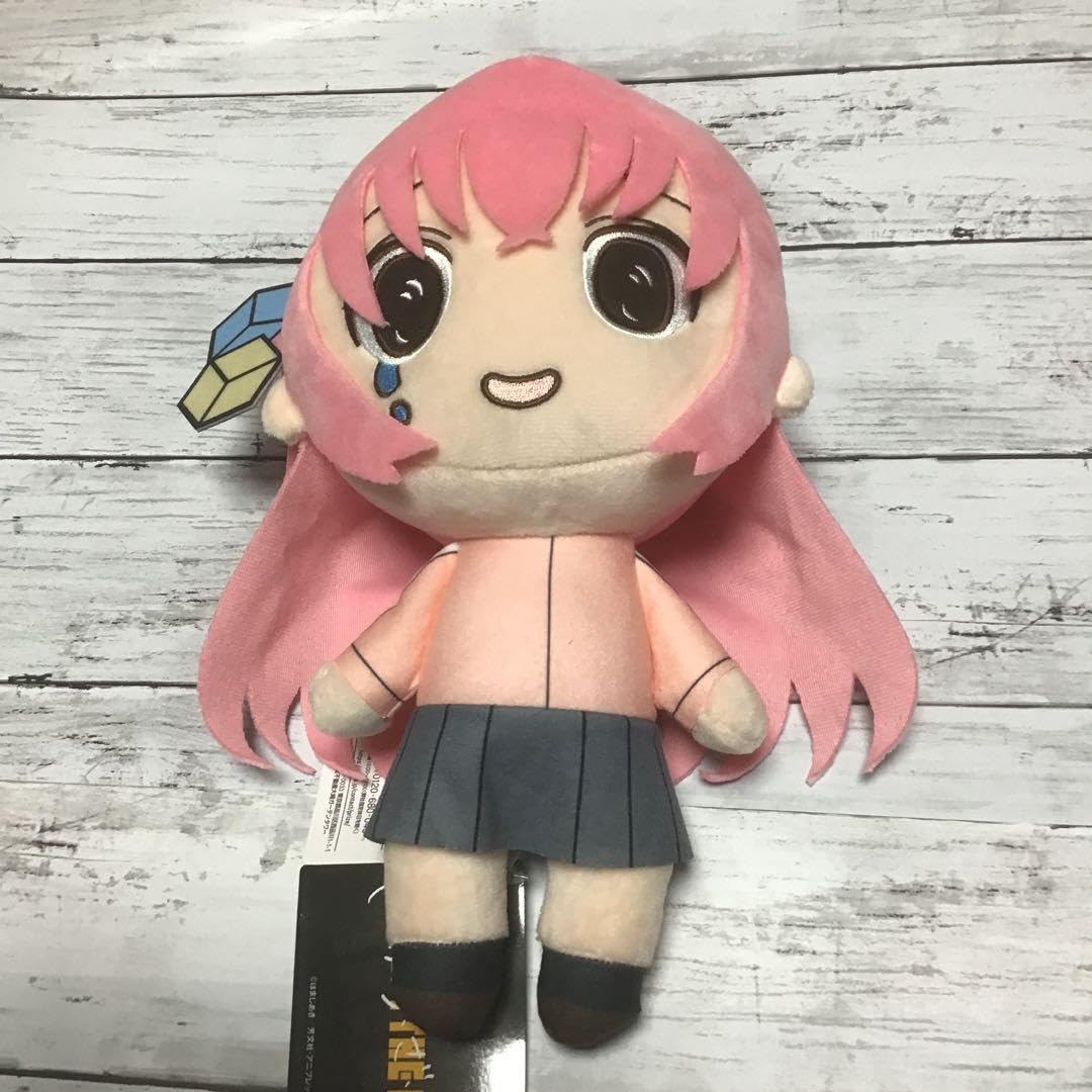 ぼっち・ざ・ろっく！  寝そべりモアプラスぬいぐるみ TVアニメ『ぼっち・ざ・ろっく！』から「ぼっちちゃん」がセガの