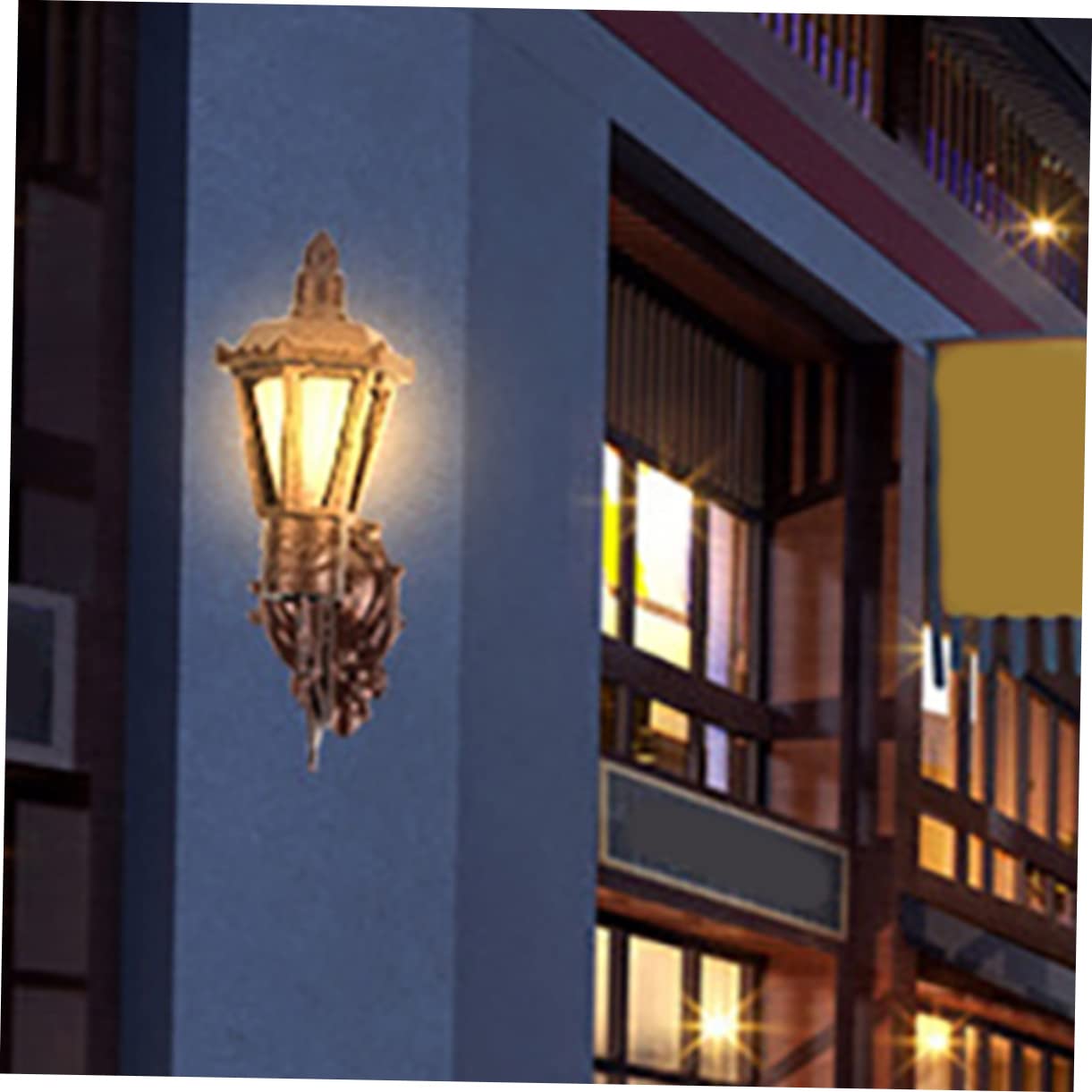 Lampadario In Miniatura Per Case Delle Bambole - Luce Calda, 6.5x6.5x4.5 Cm, Dorato E Nero, Facile Installazione