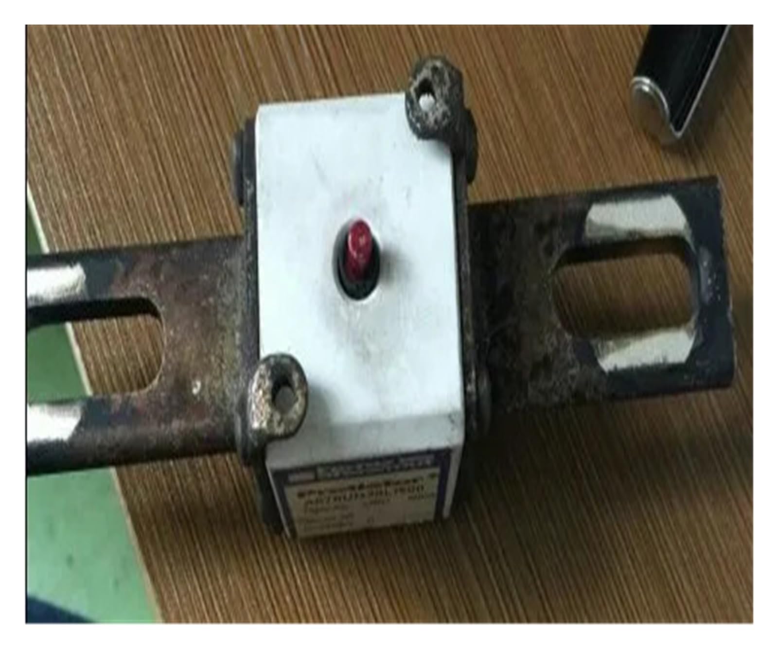 Fusibles A070UD30LI200 S300143 haute capacité de rupture pour onduleurs