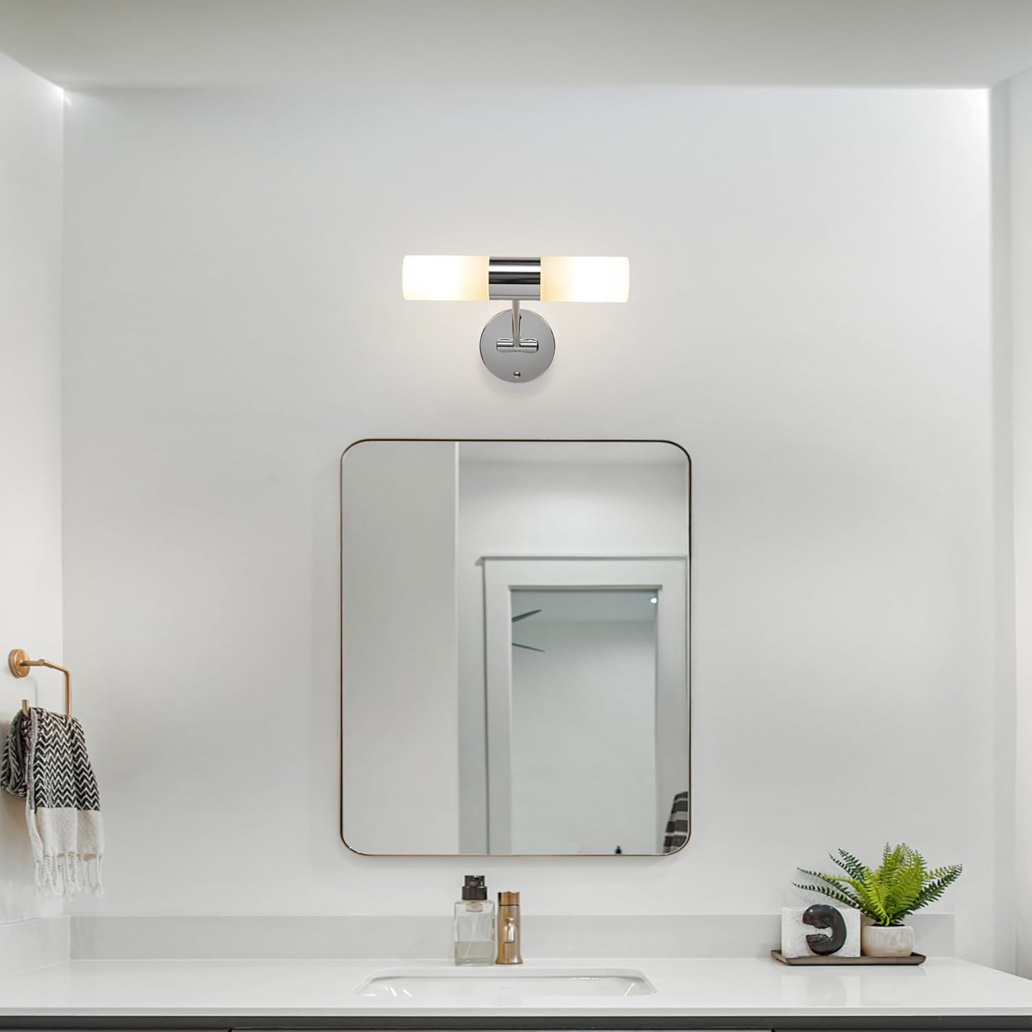 Alpinaluz Applique da Parete 2×E14 Vetro Metallo Cromato IP44 Doppia Luce | Braccio girevole per orientare le due luci in orizzontale o verticale: bagno, specchio, toeletta, corridoio, camera