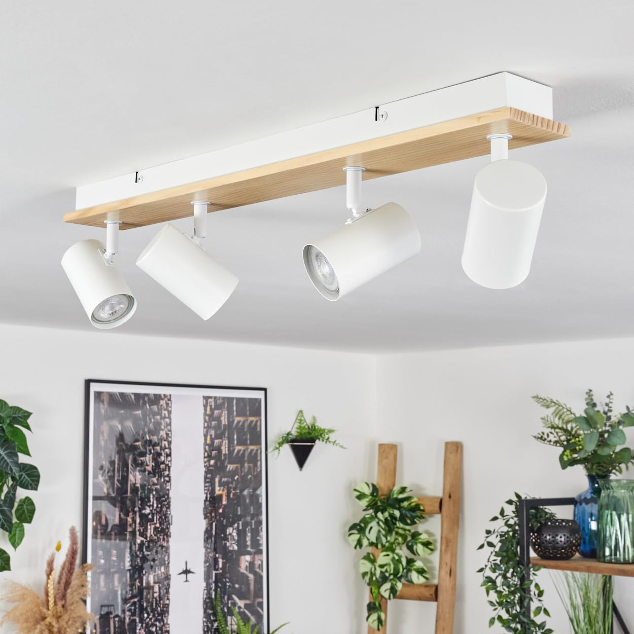 HOFSTEIN Deckenleuchte Gesteira, 4-flammige Deckenlampe aus Metall/Holz in Weiß/Natur, Leuchte im Boho-Design mit verstellbaren Schirmen, GU10, Esszimmer, Wohnzimmer, Küche, Schlafzimmer, Flur