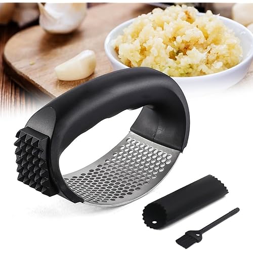 Garlic Press Rocker Stainless Steel, Garlic Crusher with Peeler & Cleaning Brush, Easy to Use Garlic Mincer for Kitchen Cooking, Ergonomic Garlic Chopper Tool, Durable Garlic Presser Gadget (Black)