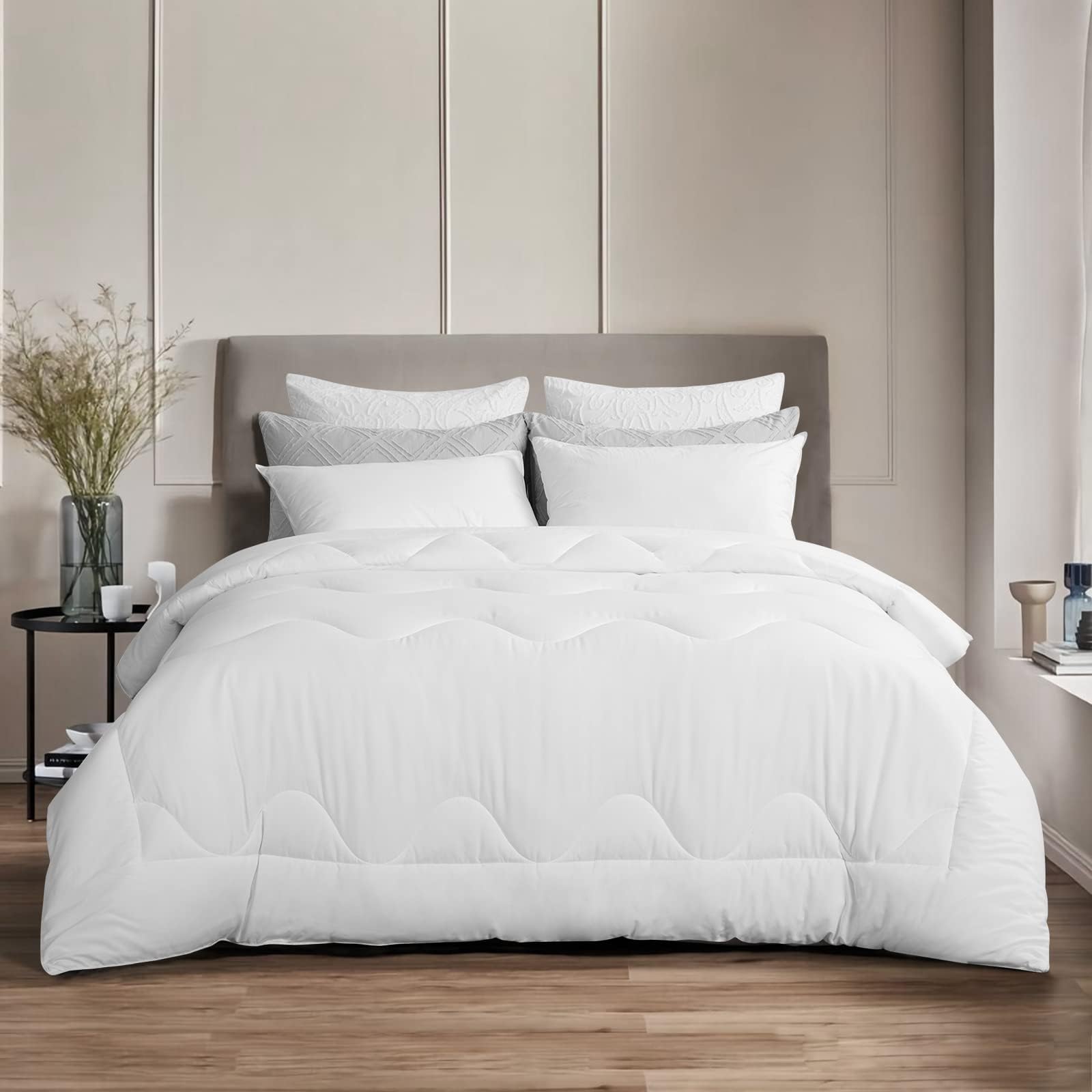 Aisbo 7.5 Tog Double Duvet - All Seasons Quilt Duvet 7.5tog with 300 GSM Filling, Ultra Soft All Year Round Coverless Duvet Insert Double Bed with Corner Tabs, 200x200cm
