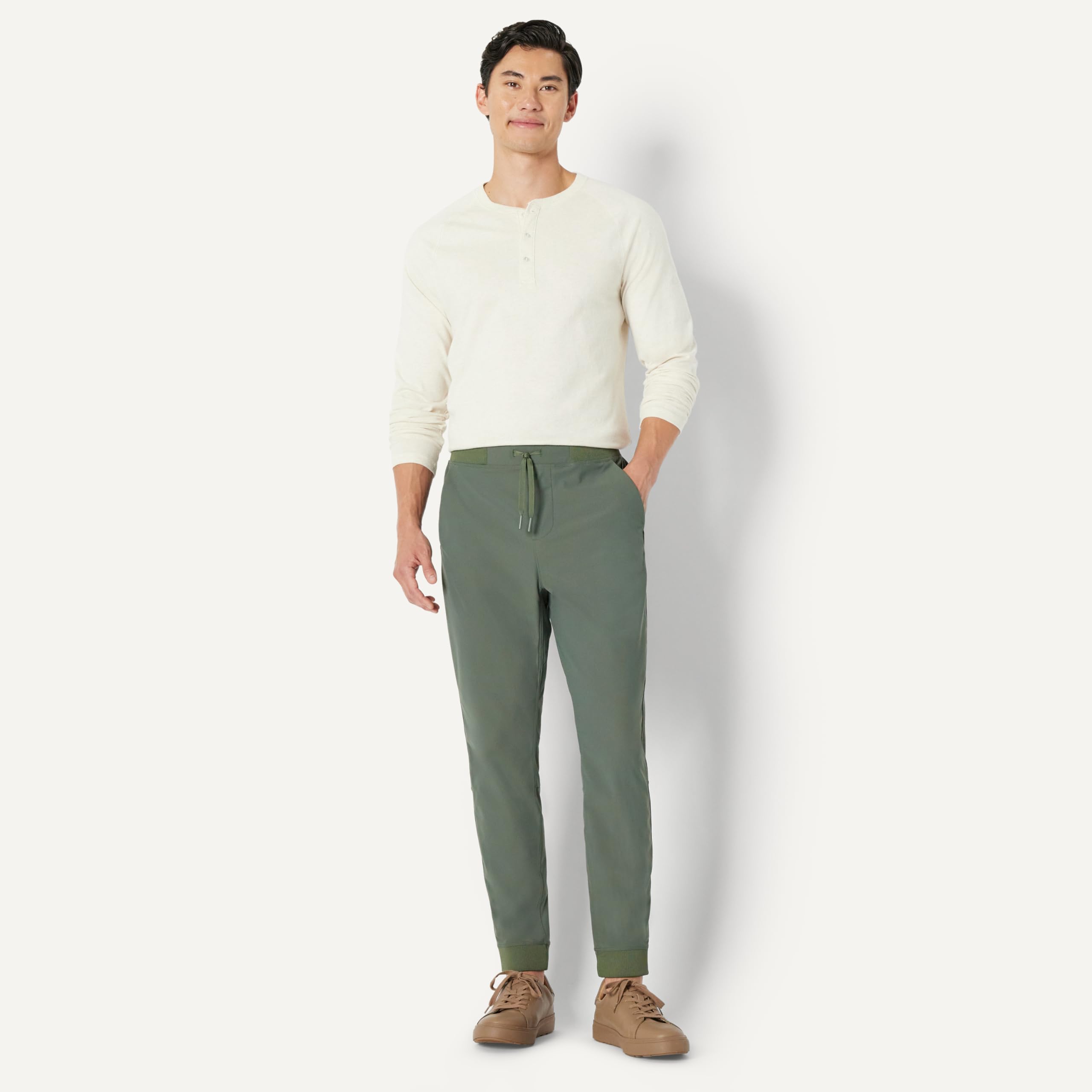 Amazon Essentials Uomo Pantaloni da Jogging Elasticizzati da Viaggio vestibilità Aderente