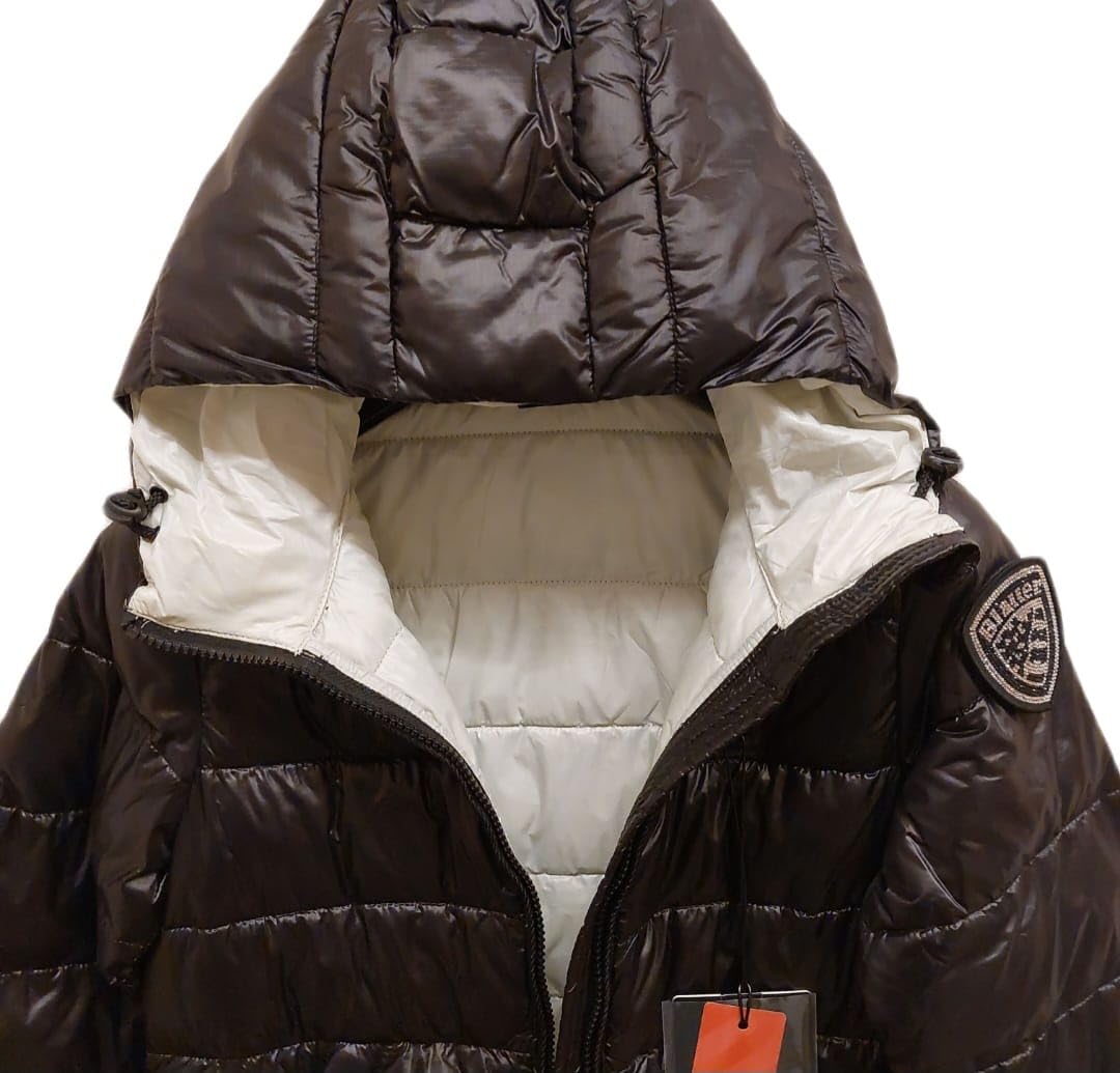Blauer Caroll - Chaqueta Centogramas para niña, ajuste regular, negro, nailon brillante, impermeable con logotipo brillante, capucha fija