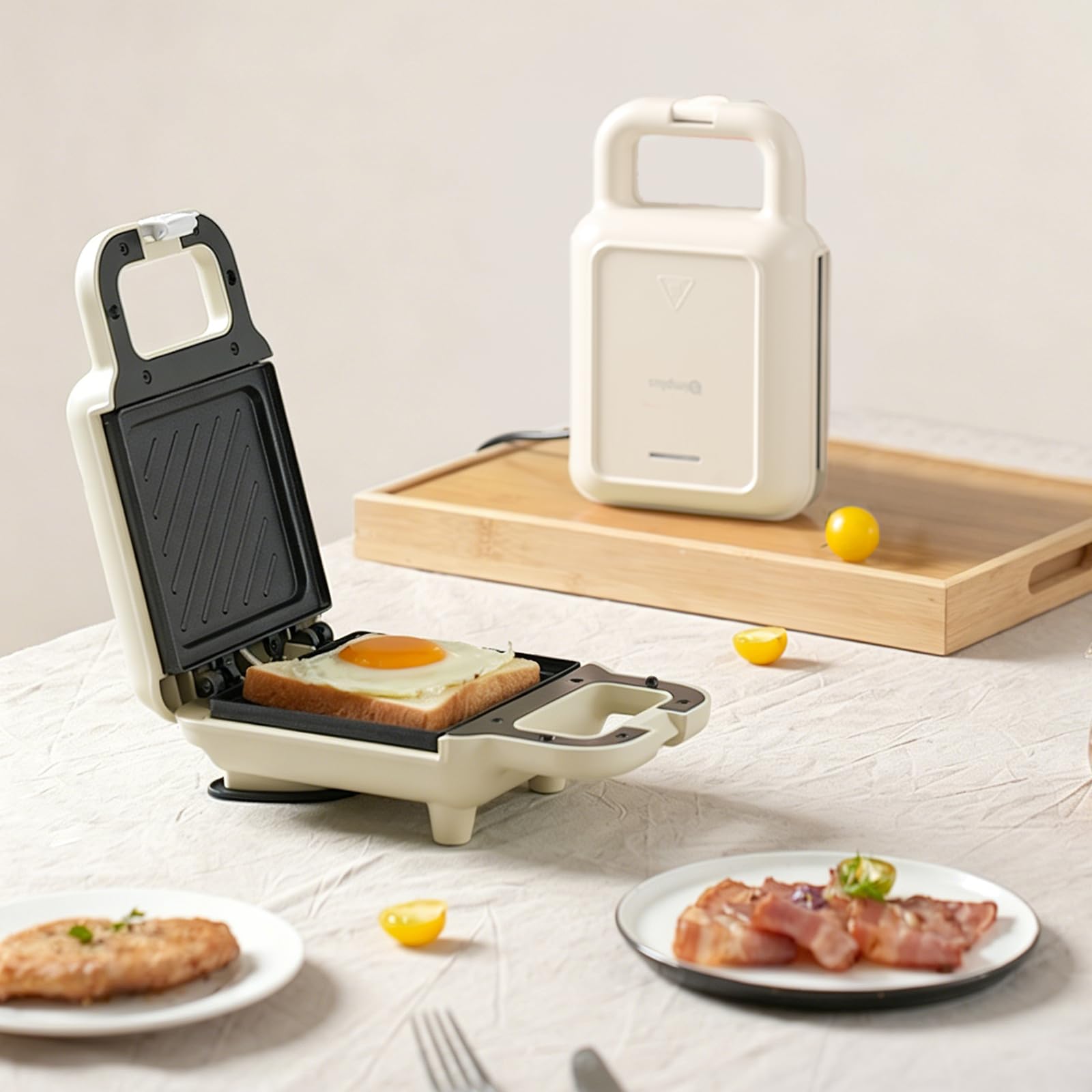 SIMPLUS Appareil à Croque-Monsieur, Grill Panini Sandwich Électrique 650W Antiadhésif PTFE Sans PFOA, Cuisson Rapide 5 min Double Face, Anti-Débordement, Protection Thermique, Steak Œufs Bacon