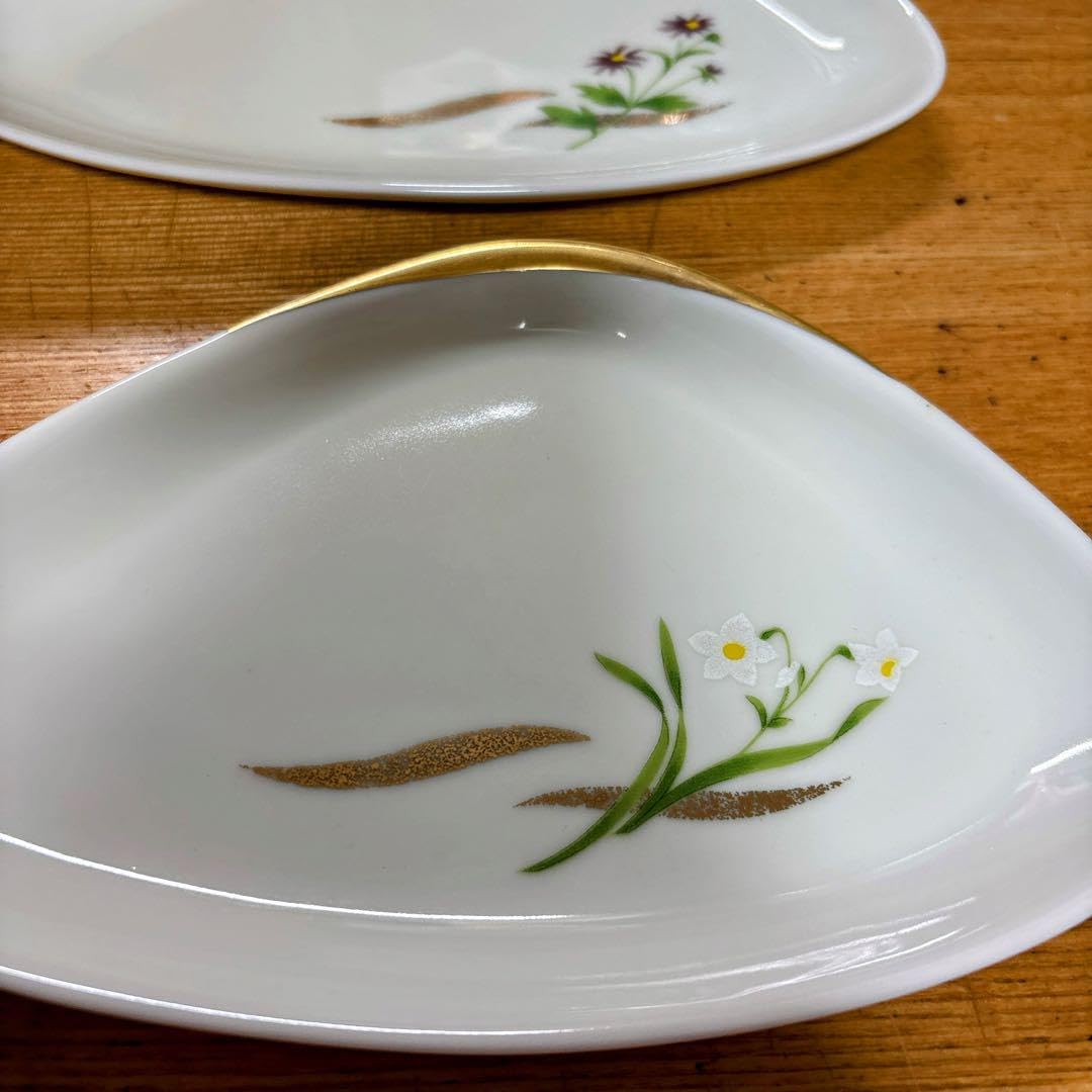 Amazon.co.jp: たち吉 五草花 花絵変わり 銘々皿 貝殻型皿 焼物皿 中皿