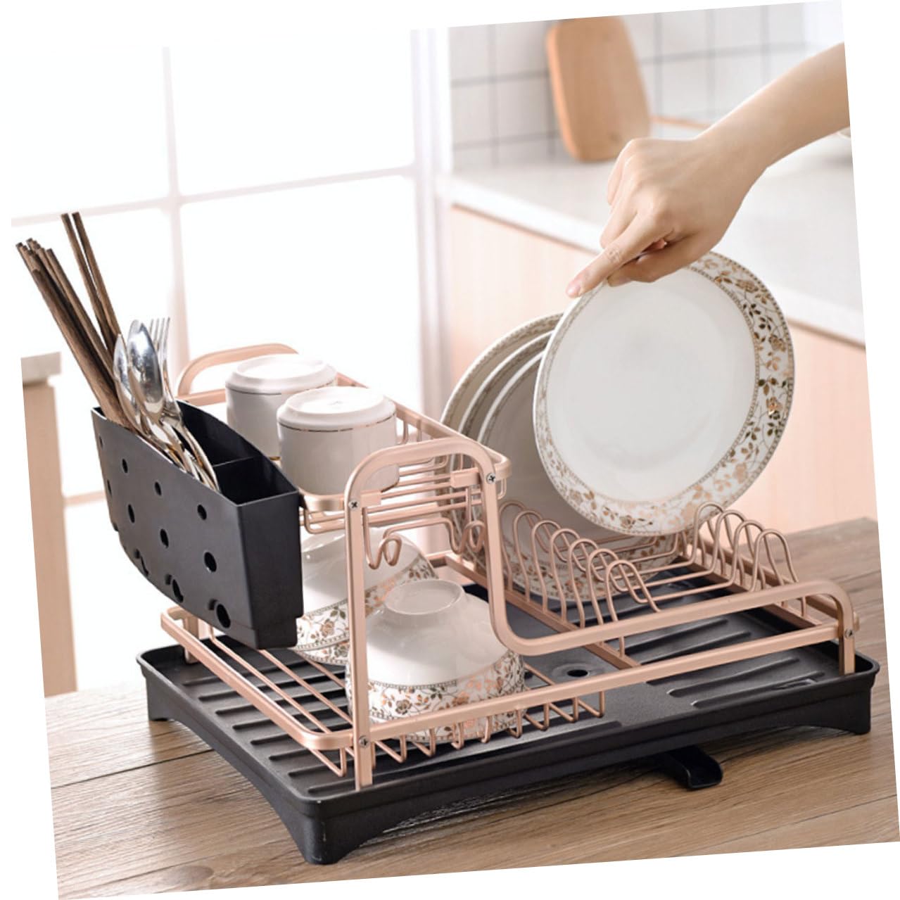 Veemoon Aluminium Küchen Abtropfgestell Gold Zweistöckiger Geschirrkorb mit Besteckhalter Leichtes Robustes Aufbewahrungsregal für Spüle Platzsparend Leicht zu Reinigen Modernes Design