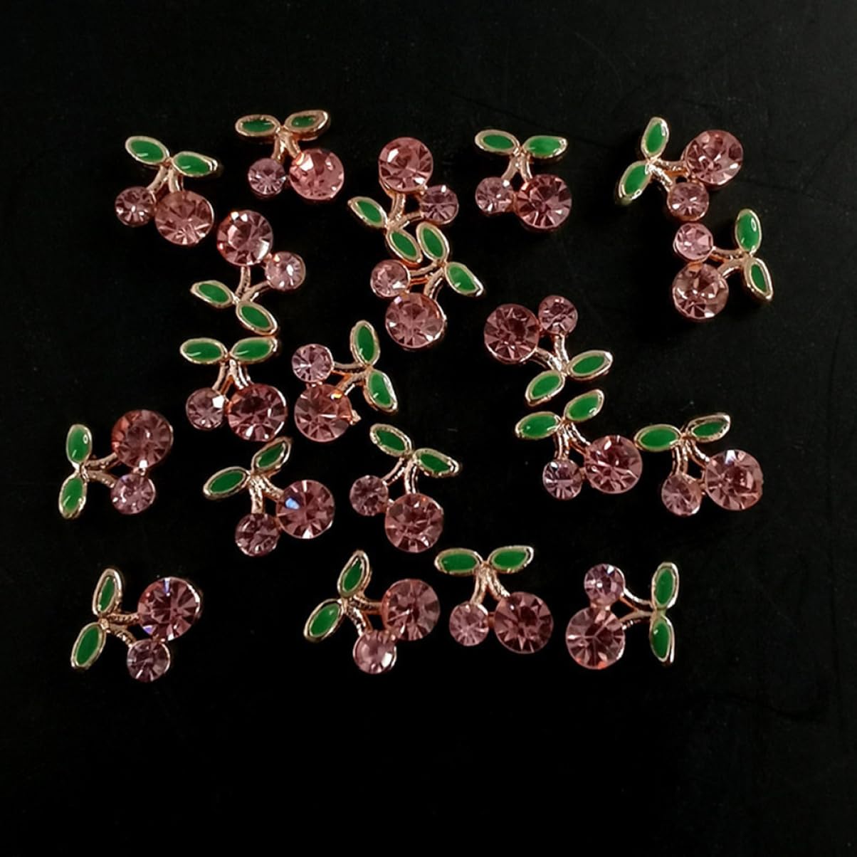 FOMIYES 160pièces Charms Pour Nail Art Décorations Avec Cristaux Roses Et Accessoires De Manucure