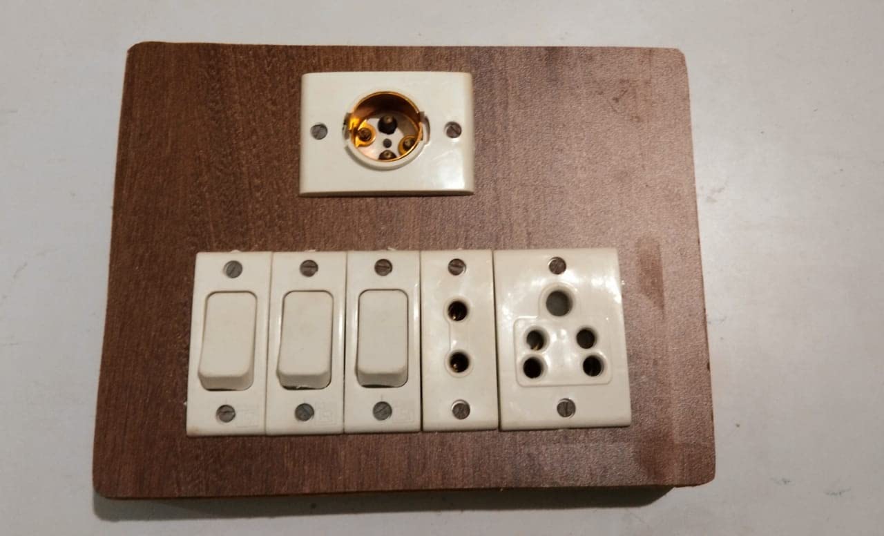 First Connect Wooden Extension Board Uses for Light Fitting with 1 Holder, 3 Buttons, 1 Two-pin Socket, 1 Five-pin Socket, 6x8 Inch (2)-image-23
