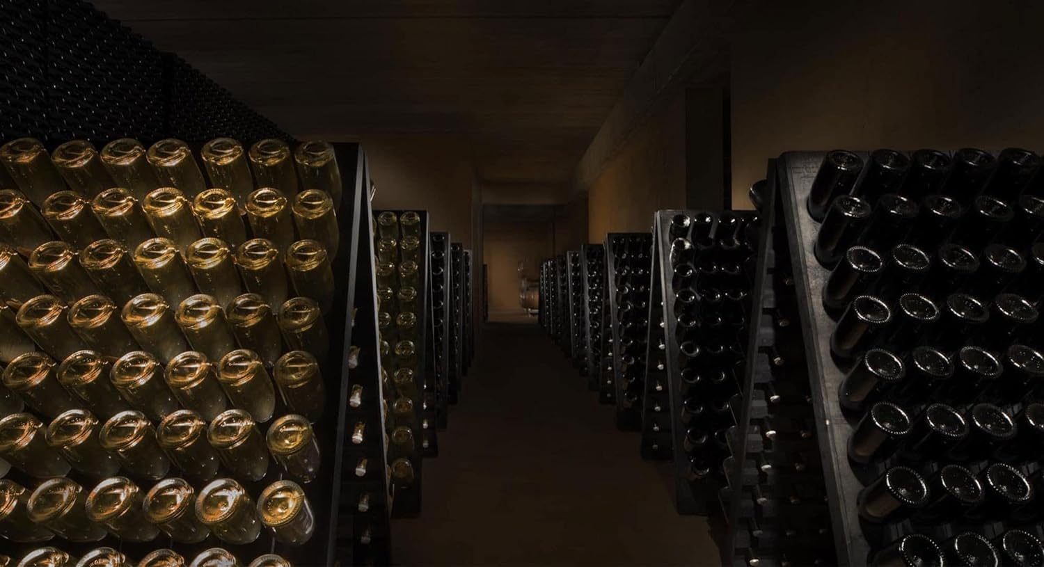 Le Quattro Terre - Franciacorta Satèn DOCG – 100% Chardonnay - Affinamento di 2 anni - 12,5% vol. - 75cl (1 bottiglia) (Confezione da 6)
