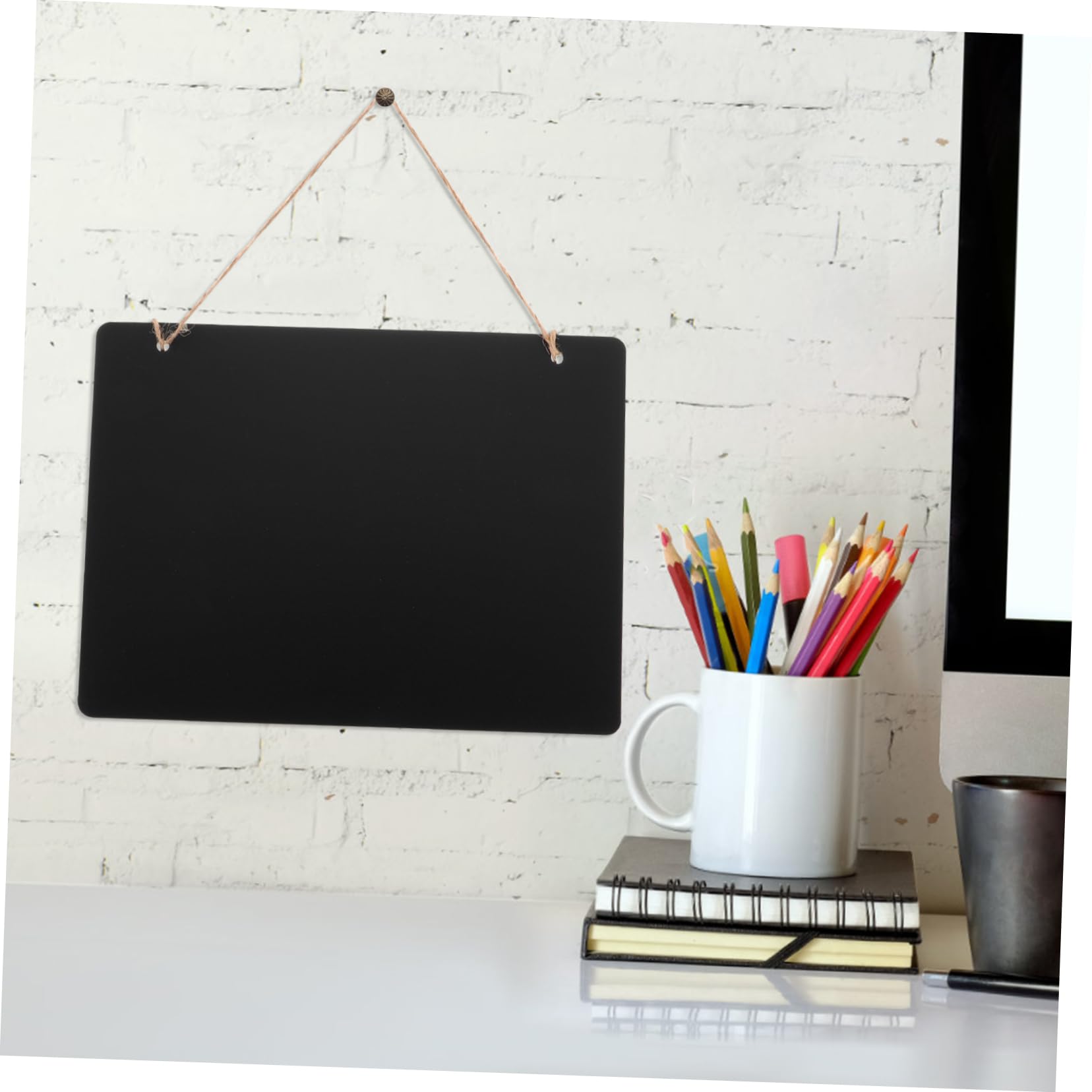 DOITOOL 8 Piezas Tablero de Mensajes Doble Cara de Madera con Cuerda para Colgar Pizarra Borrable y Reutilizable para Decoración de Paredes y Anuncios o Eventos