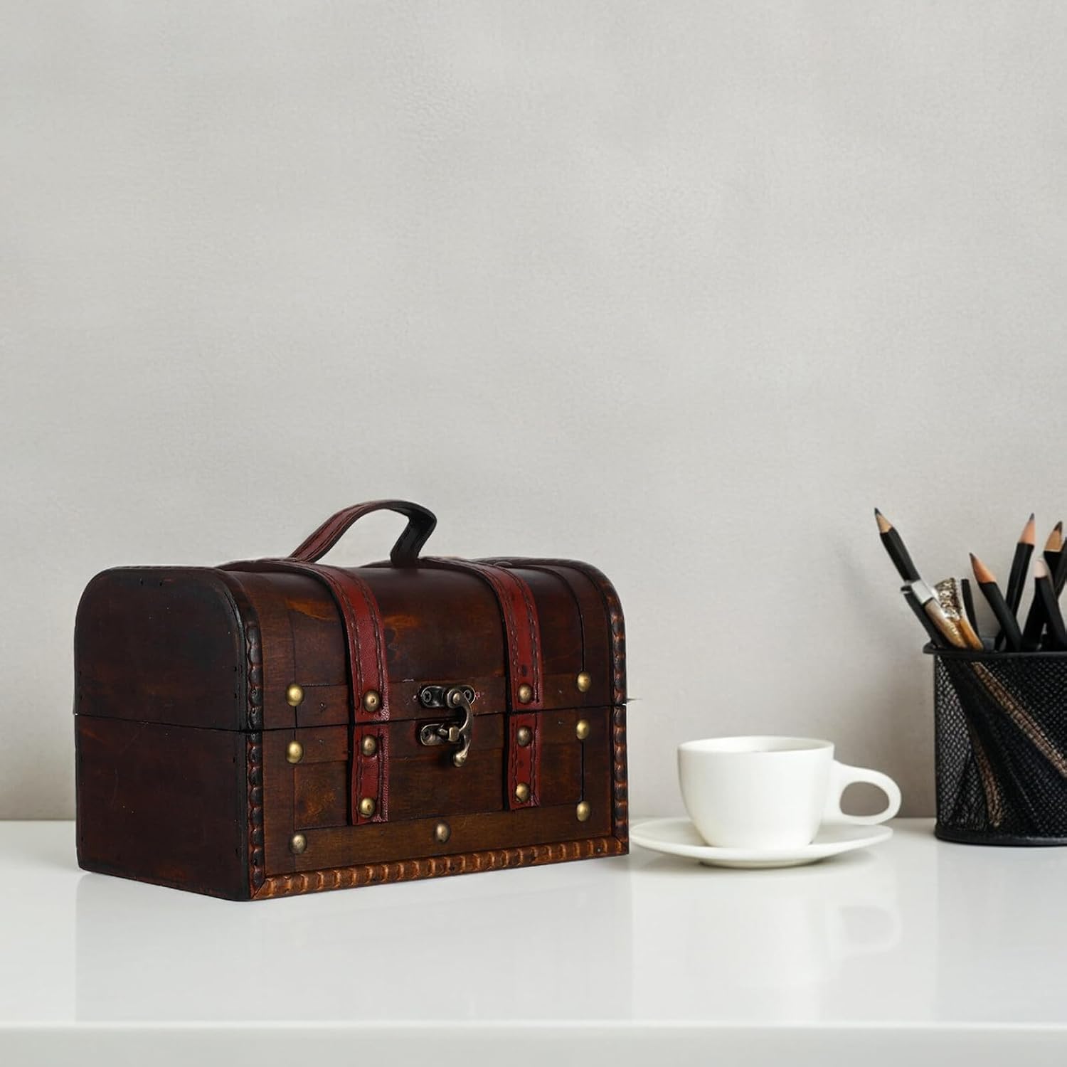 Pirate Treasure Chest Small Wood Storage Chest with Lock Vintage Handheld Jewelry Organizer Dark Brown Decorative Box for Home Display