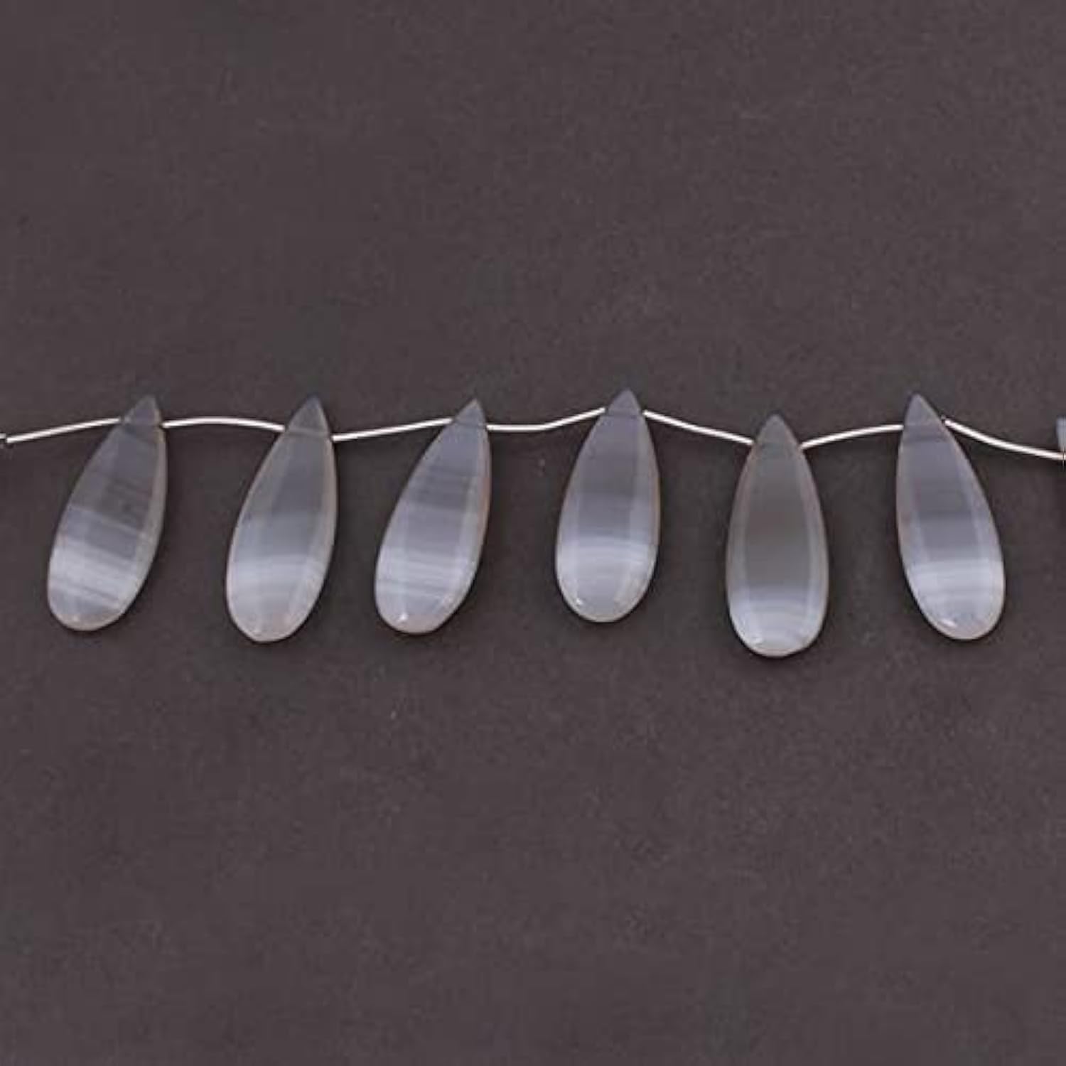 Perles calcédoine grise briolettes facettées poire allongée 36x14mm pour création bijoux DIY
