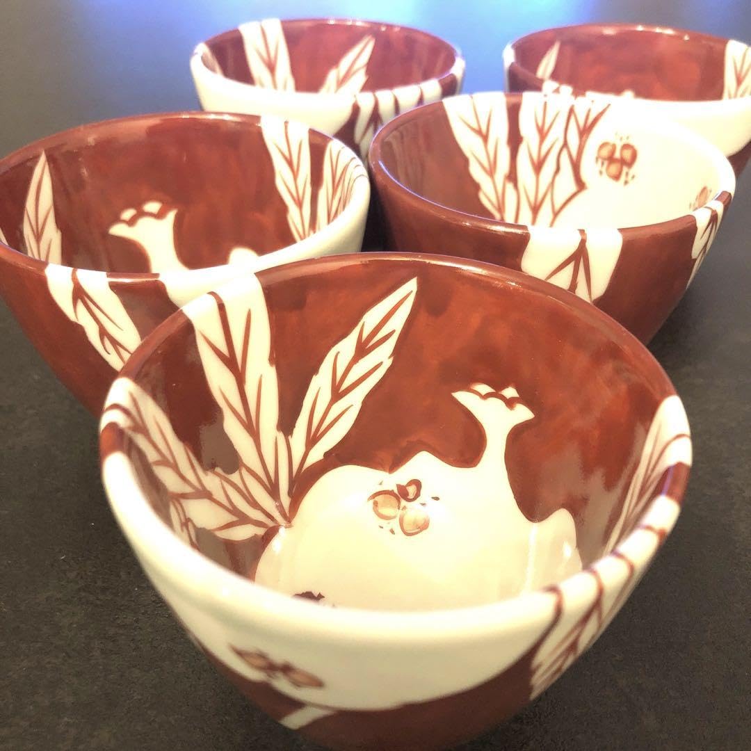 有田焼 陶祥窯 古赤絵花紋 湯呑み 日本酒カップ 椿 小鉢 3客 食器 有田焼 陶祥窯 古赤絵花紋 湯呑み 日本酒カップ 椿 小鉢 3客 食器