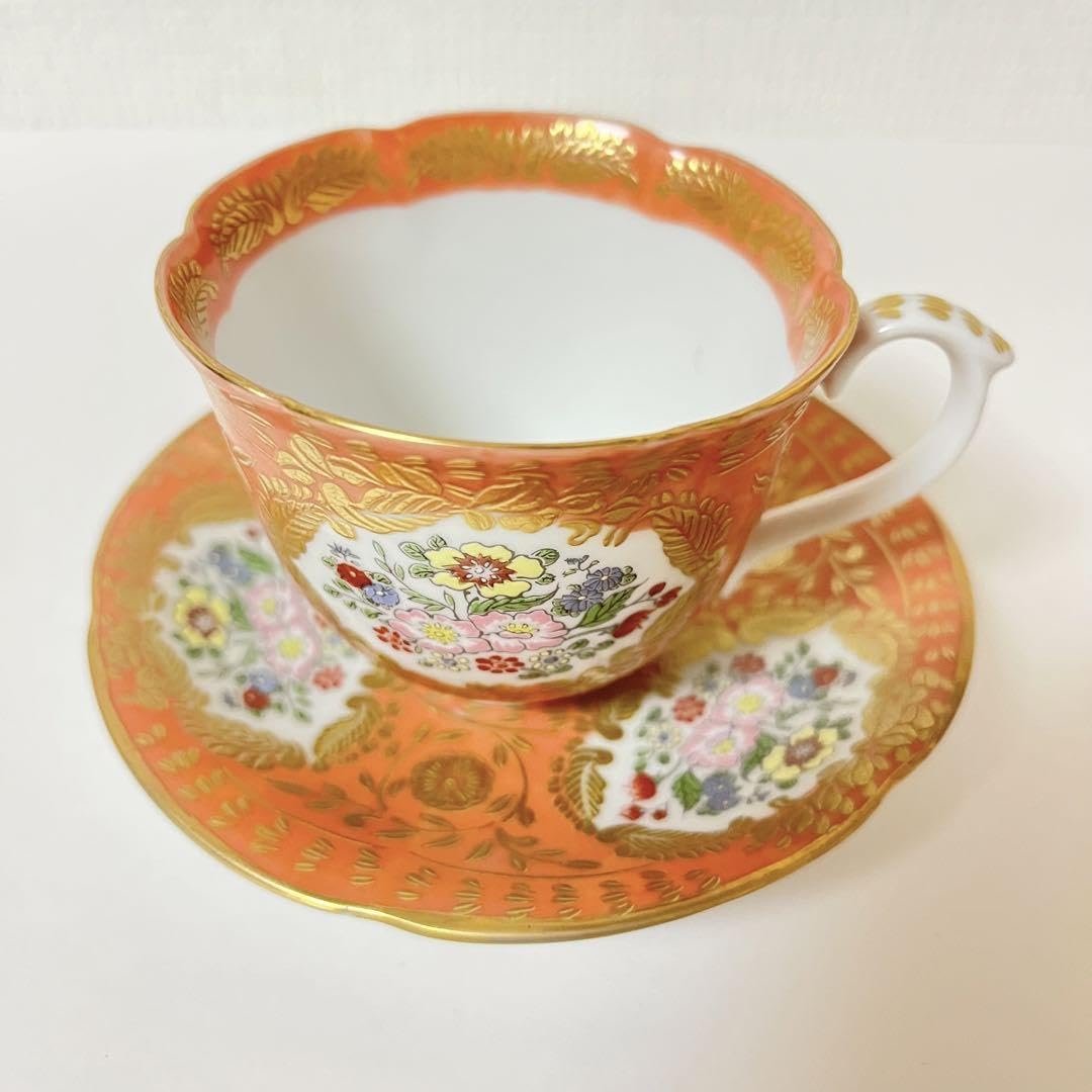 ★超美品★有田焼　幸楽窯　 ベルサイユシリーズ 錦緋色　カップ＆ソーサー Amazon.co.jp: 有田焼 幸楽窯 ベルサイユシリーズ 錦緋色 カップ