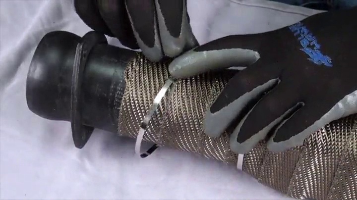 6 Design+Engineering+010201+Stainless+Locking