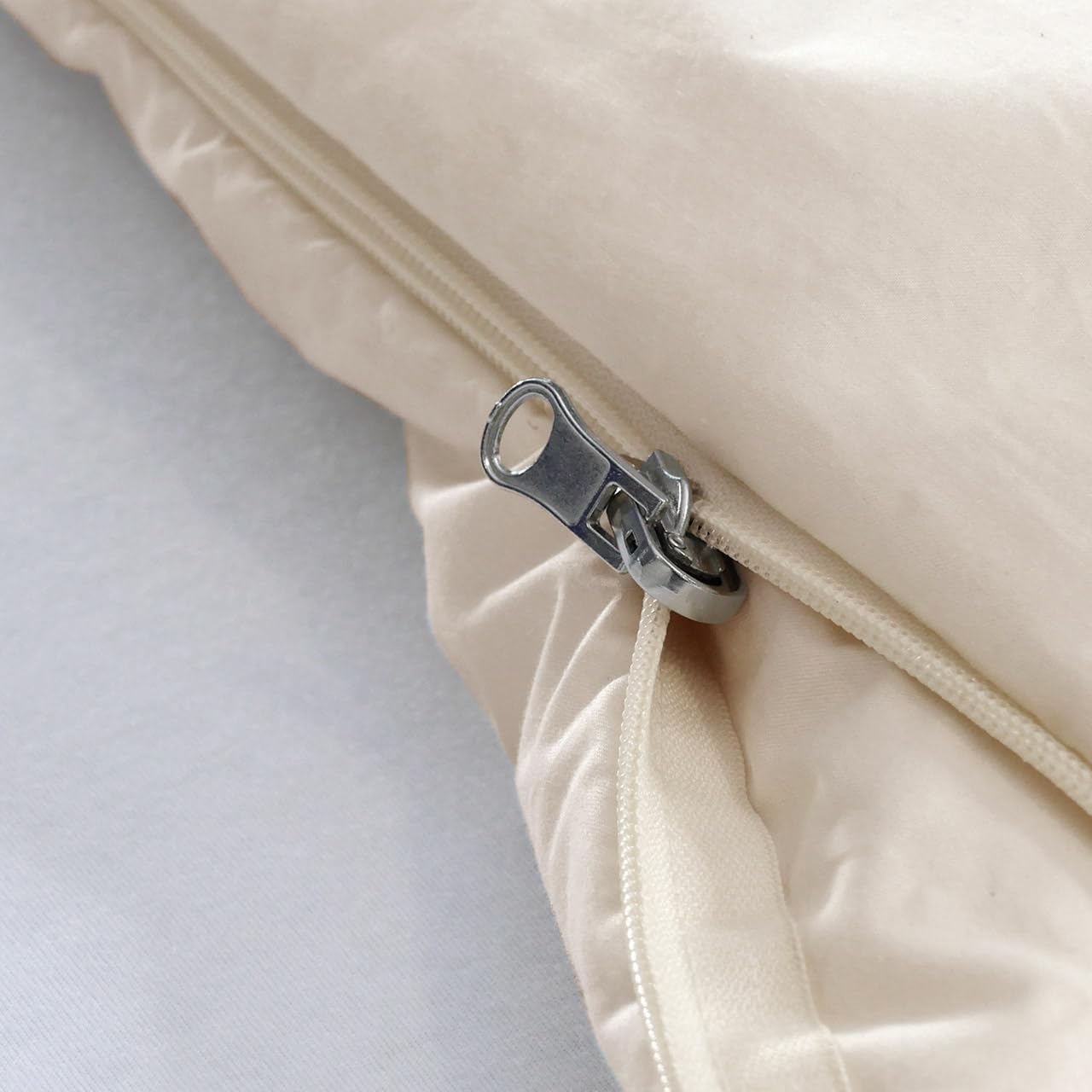 Softsan Allergiker Schlafsack Bio Baumwolle mit integriertem Milbenschutz  Encasing, gefttert 80 x 180 cm, fr unterwegs, Allergie-Schlafsack (80x180  cm mit Fllung) : Amazon.de: Baby
