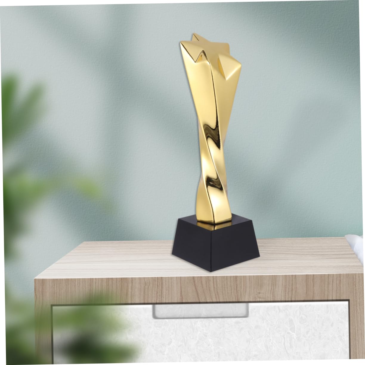 Goldene Auszeichnungstrophäe aus Kunstharz mit Stern Design Kreative Partytrophäe als Spielpreis Belohnung für Sportbankette