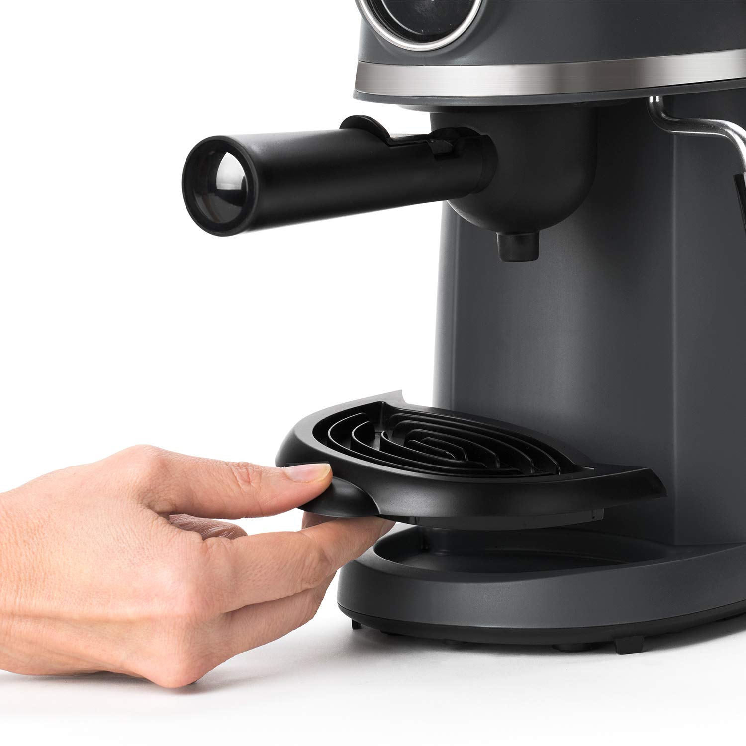 BLACK+DECKER BXCO800E - Macchina da caffè a pressione, 3,5 bar, design moderno con termometro frontale, lancia vapore, brocca in vetro, fino a 4 tazze, filtro in acciaio, nera, 800 W