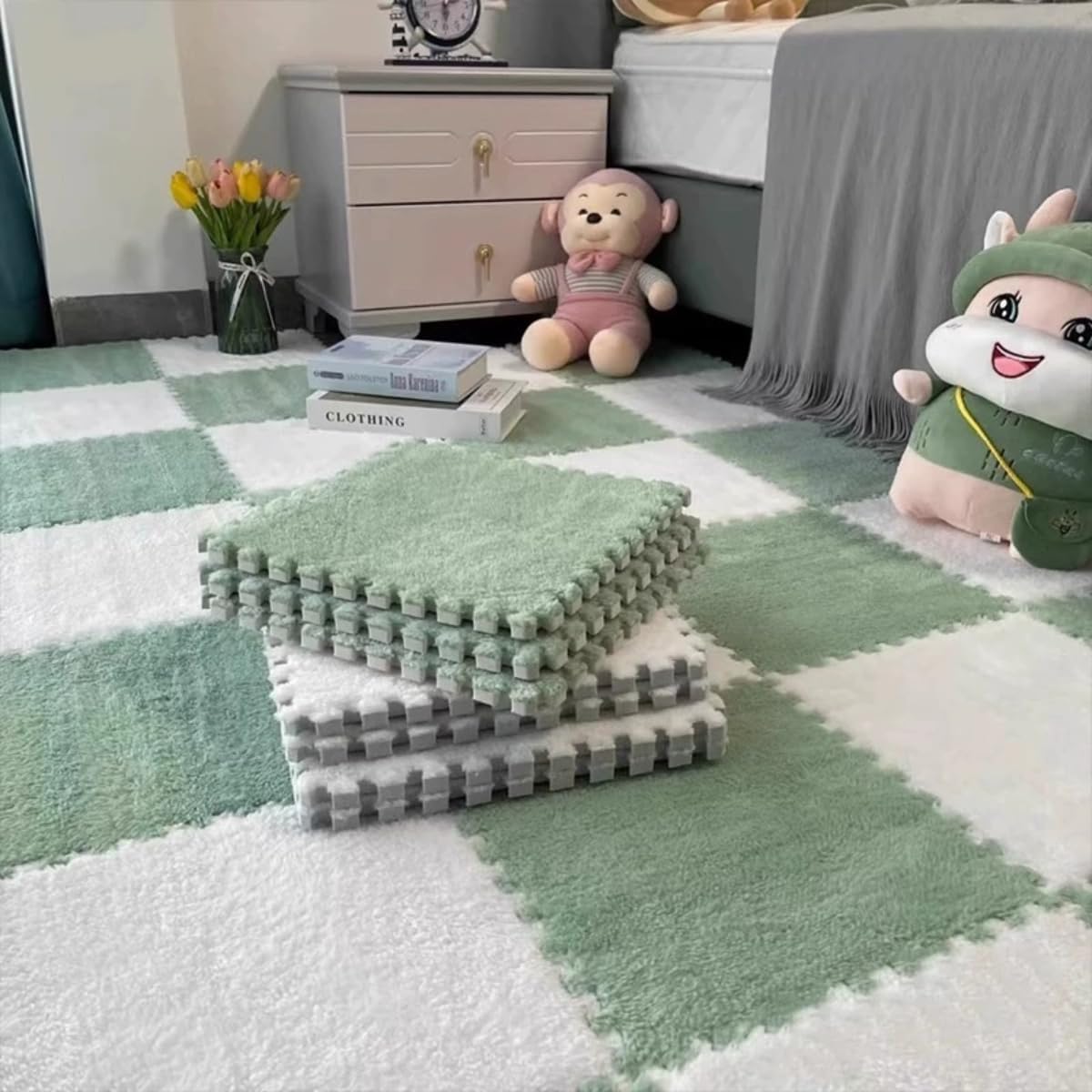 10Pcs 30x30x1cm Plush Foam Puzzle Area Rug, Soft Interlocking Carpet Mats for Bedroom Nursery Playroom Gym Yoga,Cuttable Floor Mat (Green White)