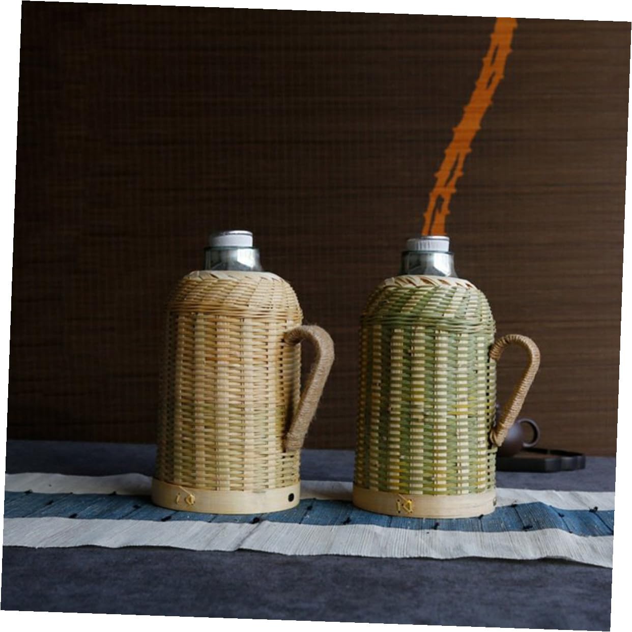 BESPORTBLE Bouilloire Isotherme 16 L en Verre et Bambou Tissé Isolation Thermique Bouteille d'Eau pour Boissons Chaudes et Froides Carafe Isotherme de Bureau et Voyage Style Rétro
