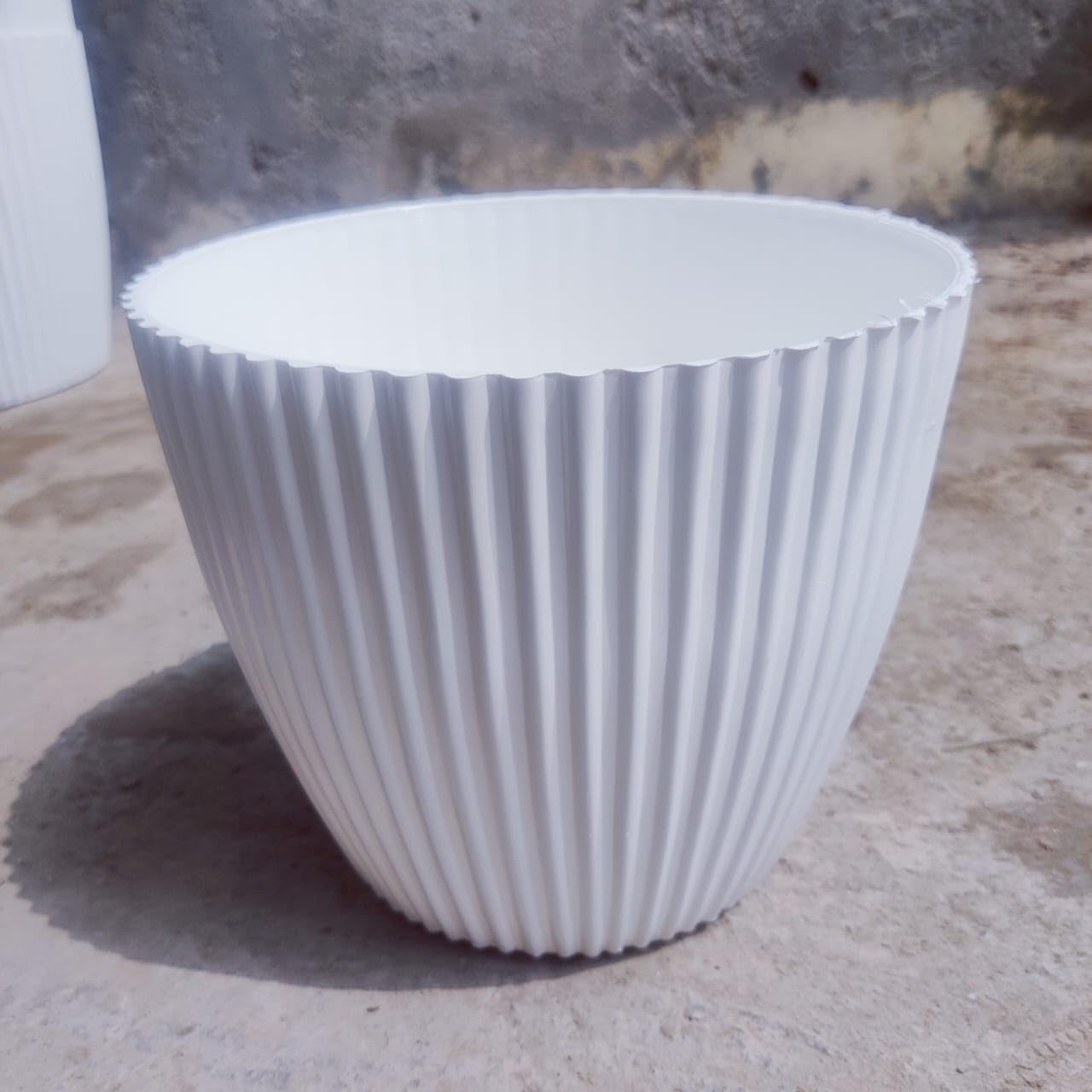 Pankaj Nursery Plastic Round Mega Indoor and Outdoor Pot | Color : White | Pack of 2 (9 Inch) (B0DHSPMY7W) Amazon Price History, Amazon Price Tracker