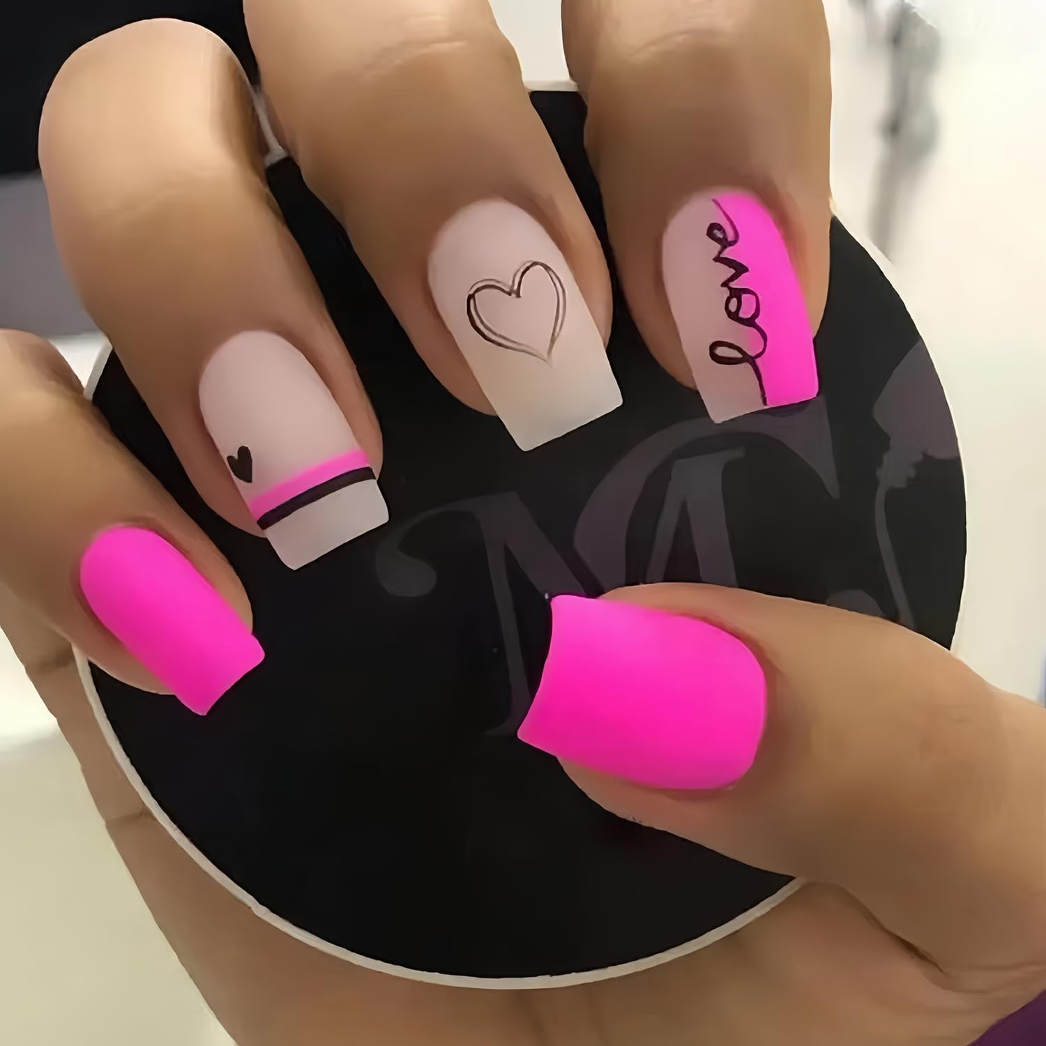Valentines Day Press on Nails Medium Square Love Heart Fake Nails, Graffiti Black Hearts Acrylic Nails, Pink Frosted Gel False Nails Kit Salon Quality