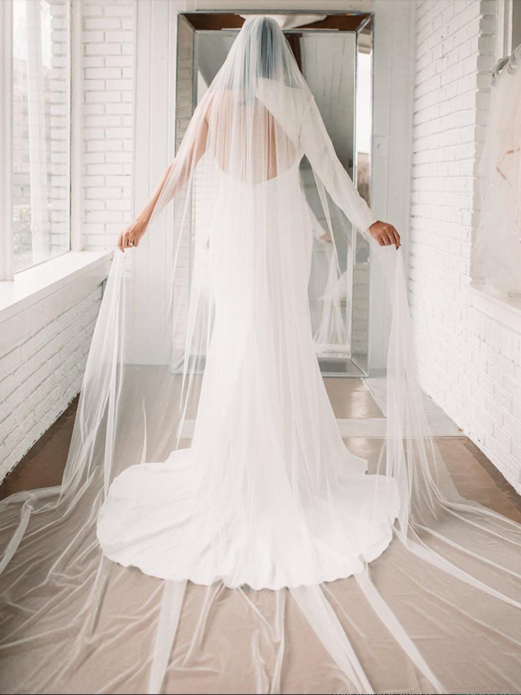 Unsutuo Bride Wedding Veil 1 Tier Cathedral Veil Bridal Tulle Veil with Comb Drop