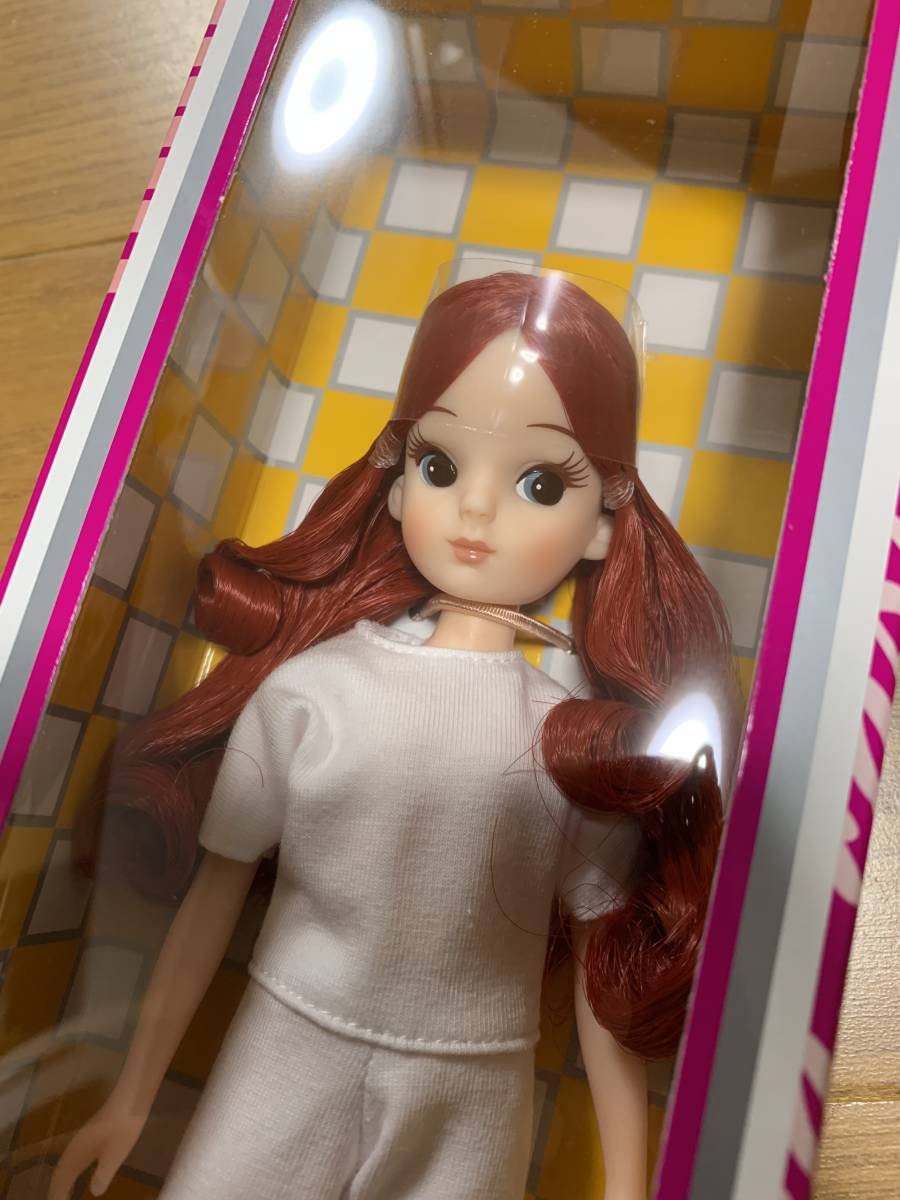 Amazon | リカちゃんキャッスル 復刻版初代リカちゃん センター分け 裾 