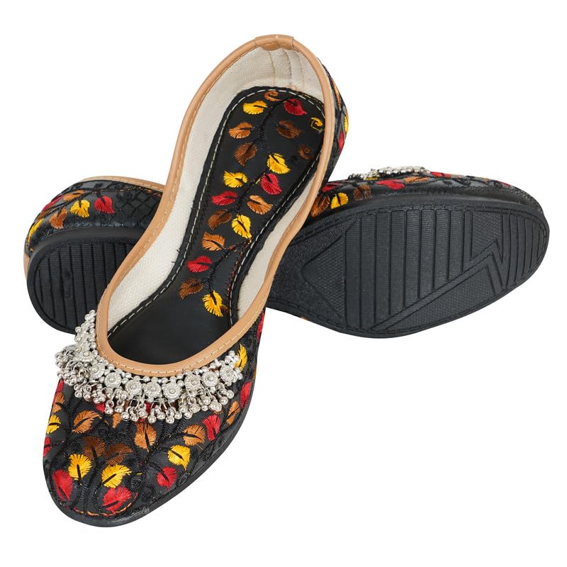 Women Embroidered Mojari Juttis with Payal-image-36